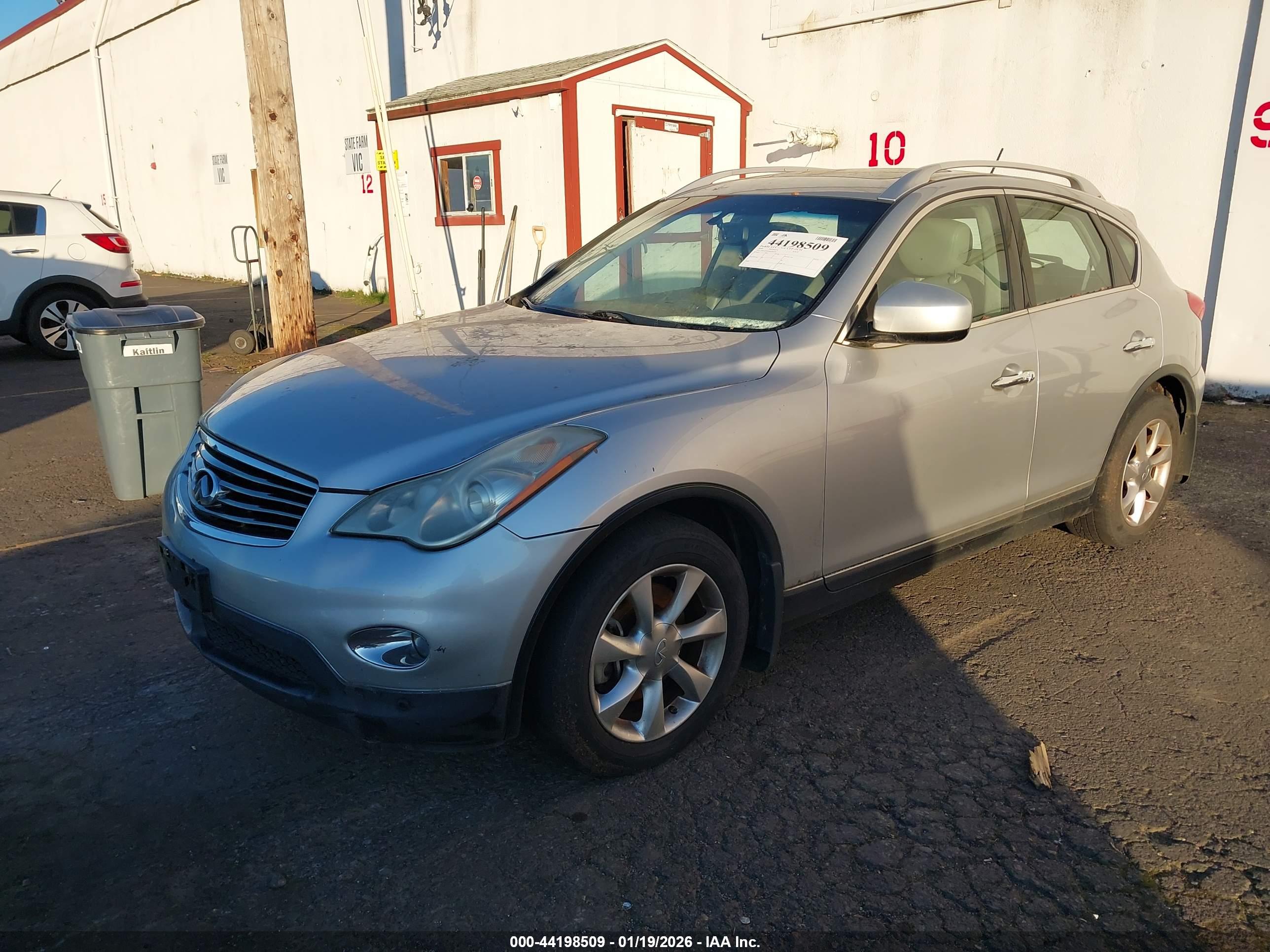 INFINITI EX35 image 2