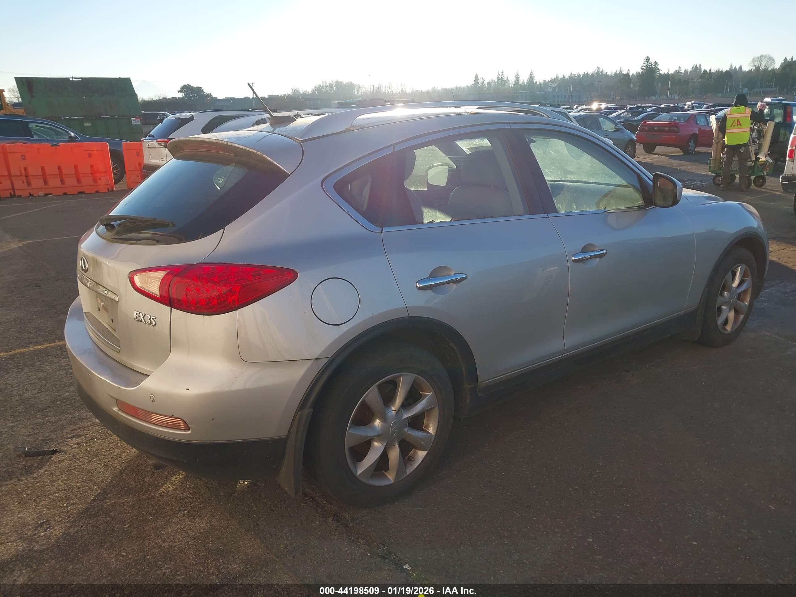 INFINITI EX35 image 4