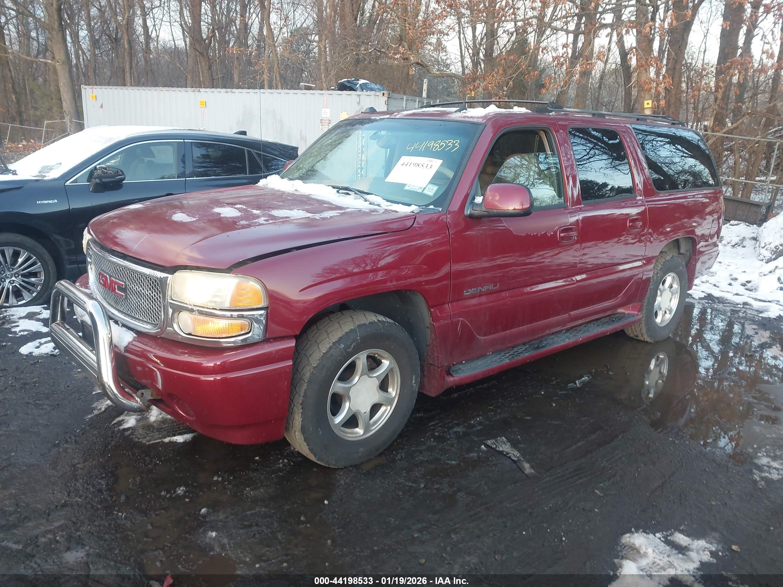GMC YUKON image 2