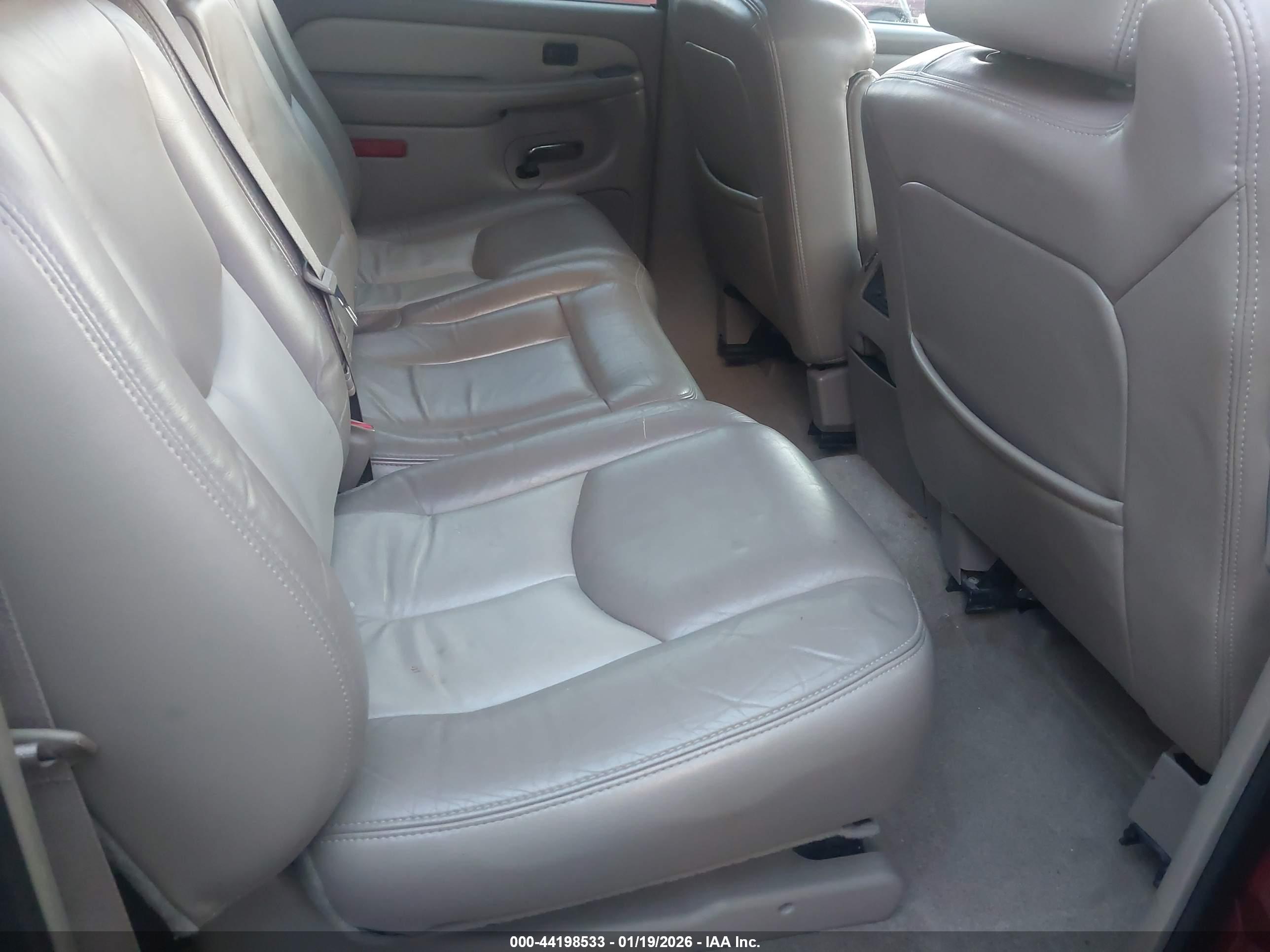 GMC YUKON image 8