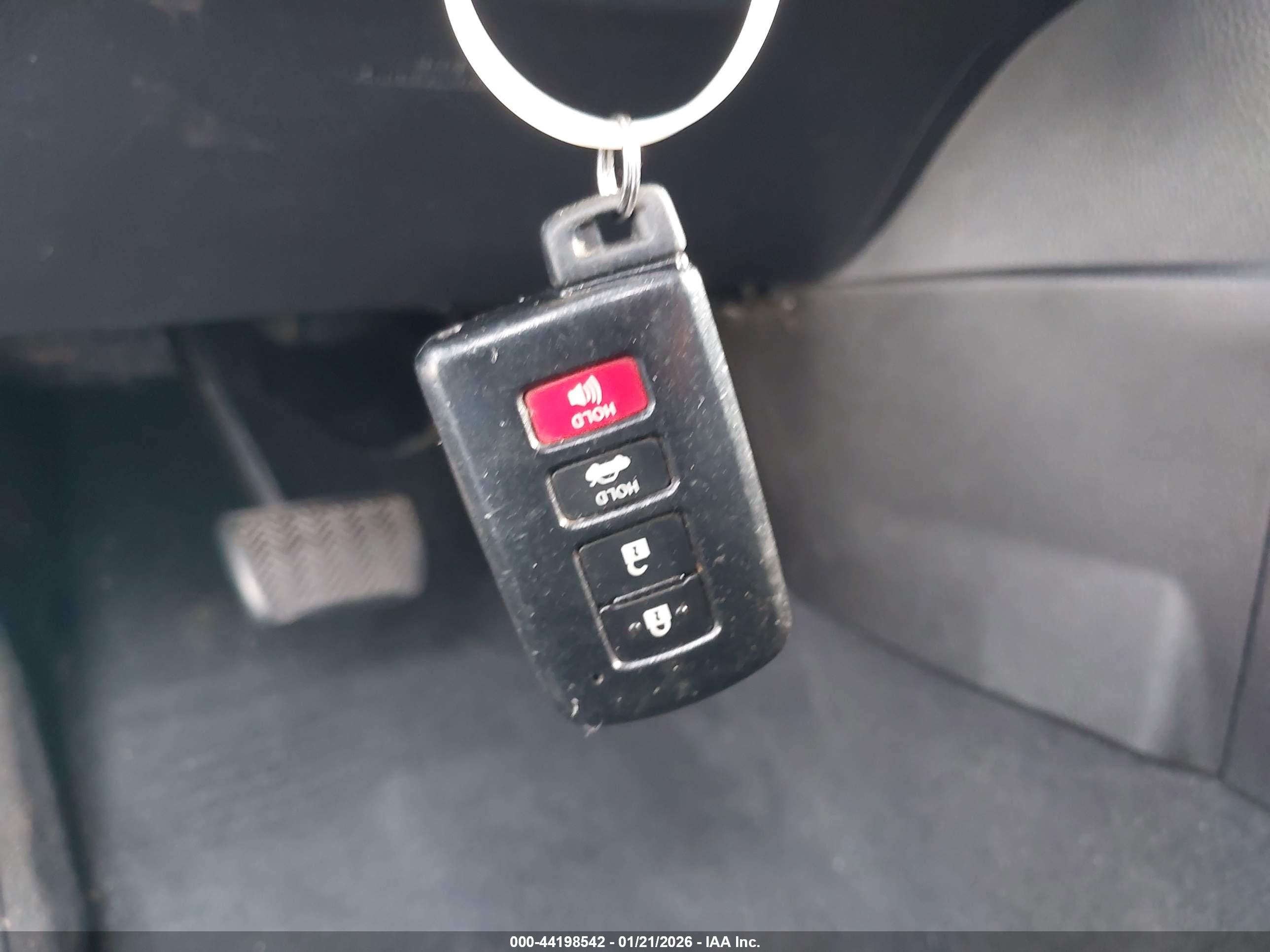 TOYOTA COROLLA image 11