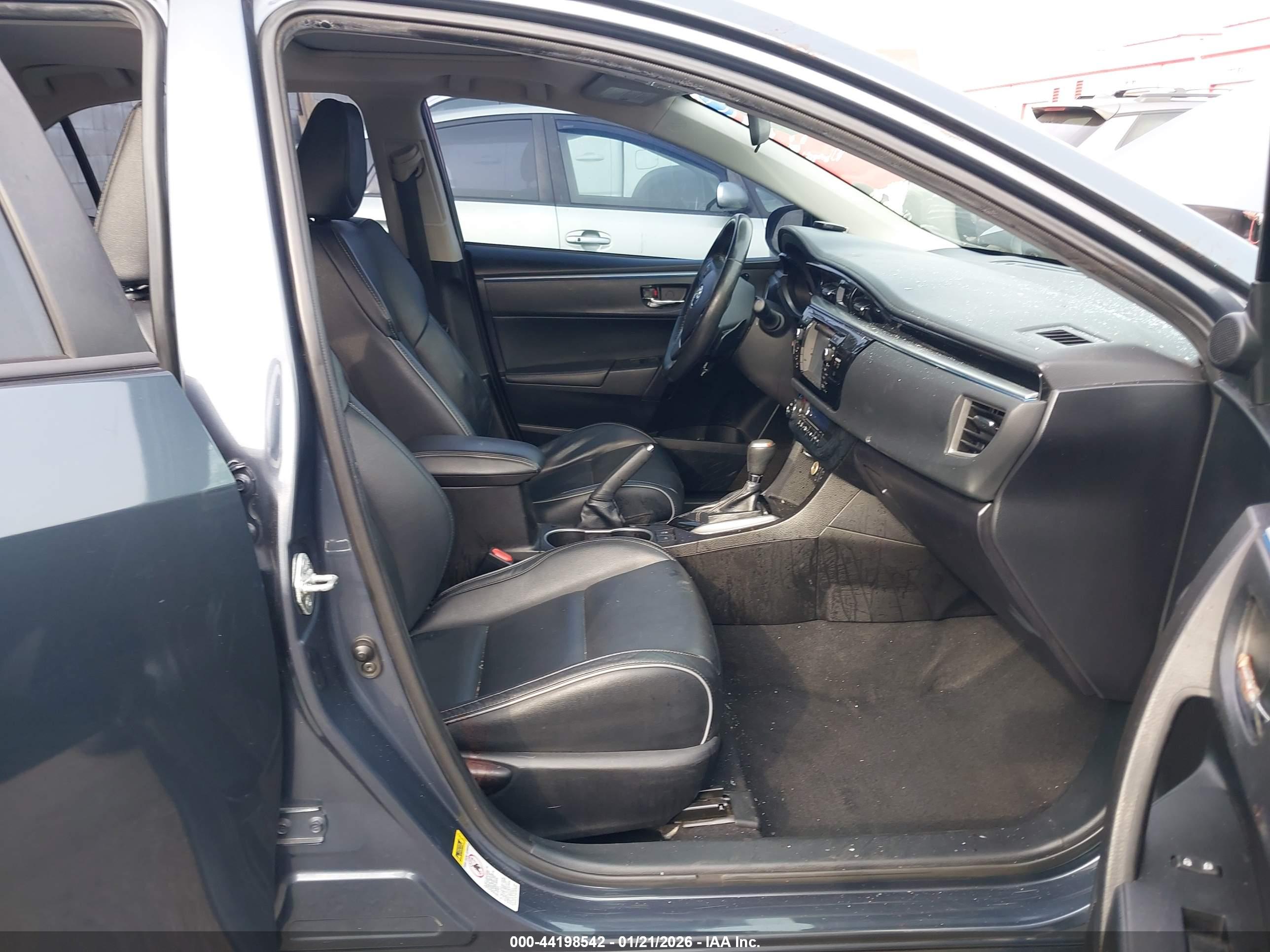 TOYOTA COROLLA image 5