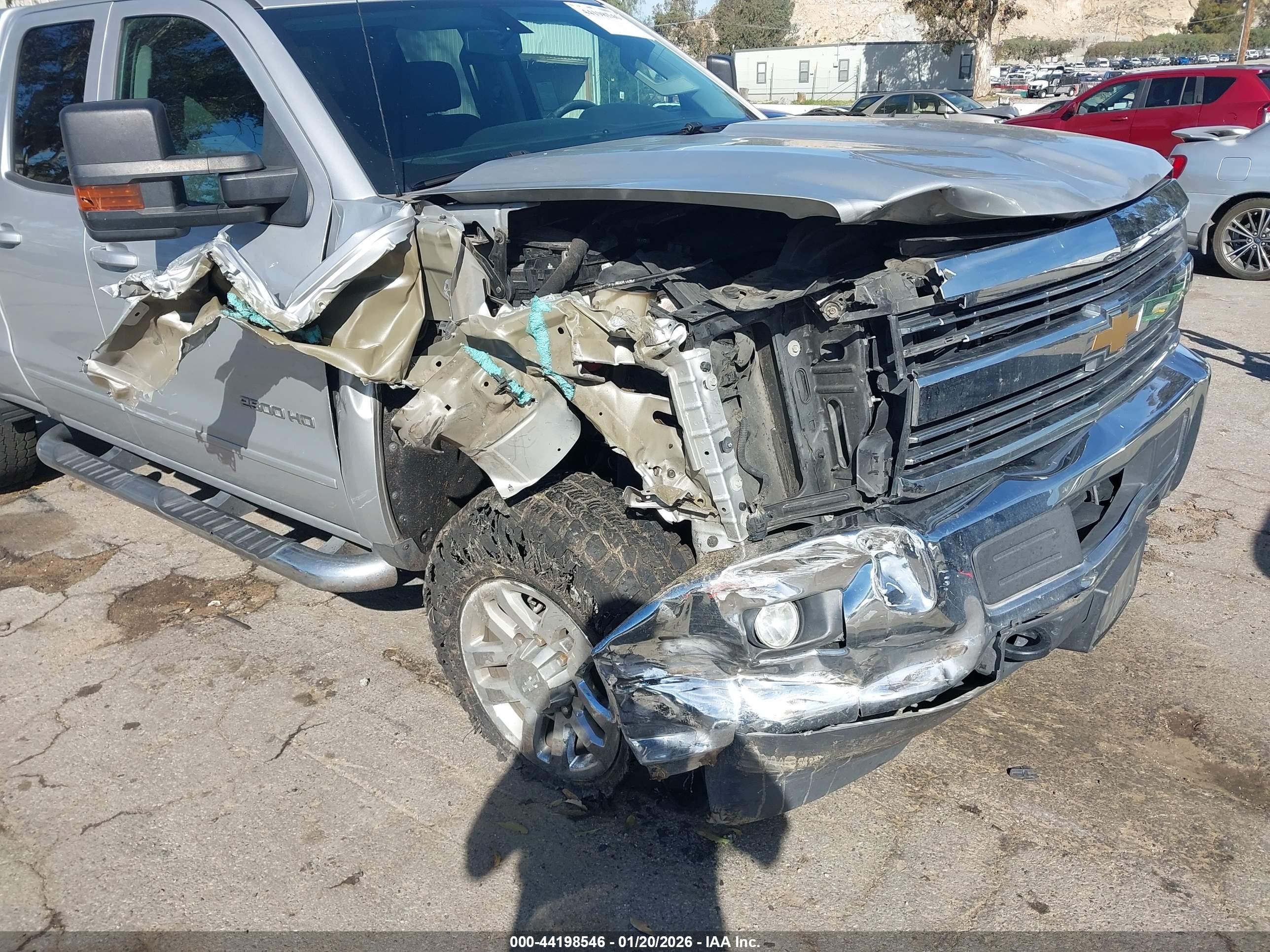 CHEVROLET SILVERADO image 6