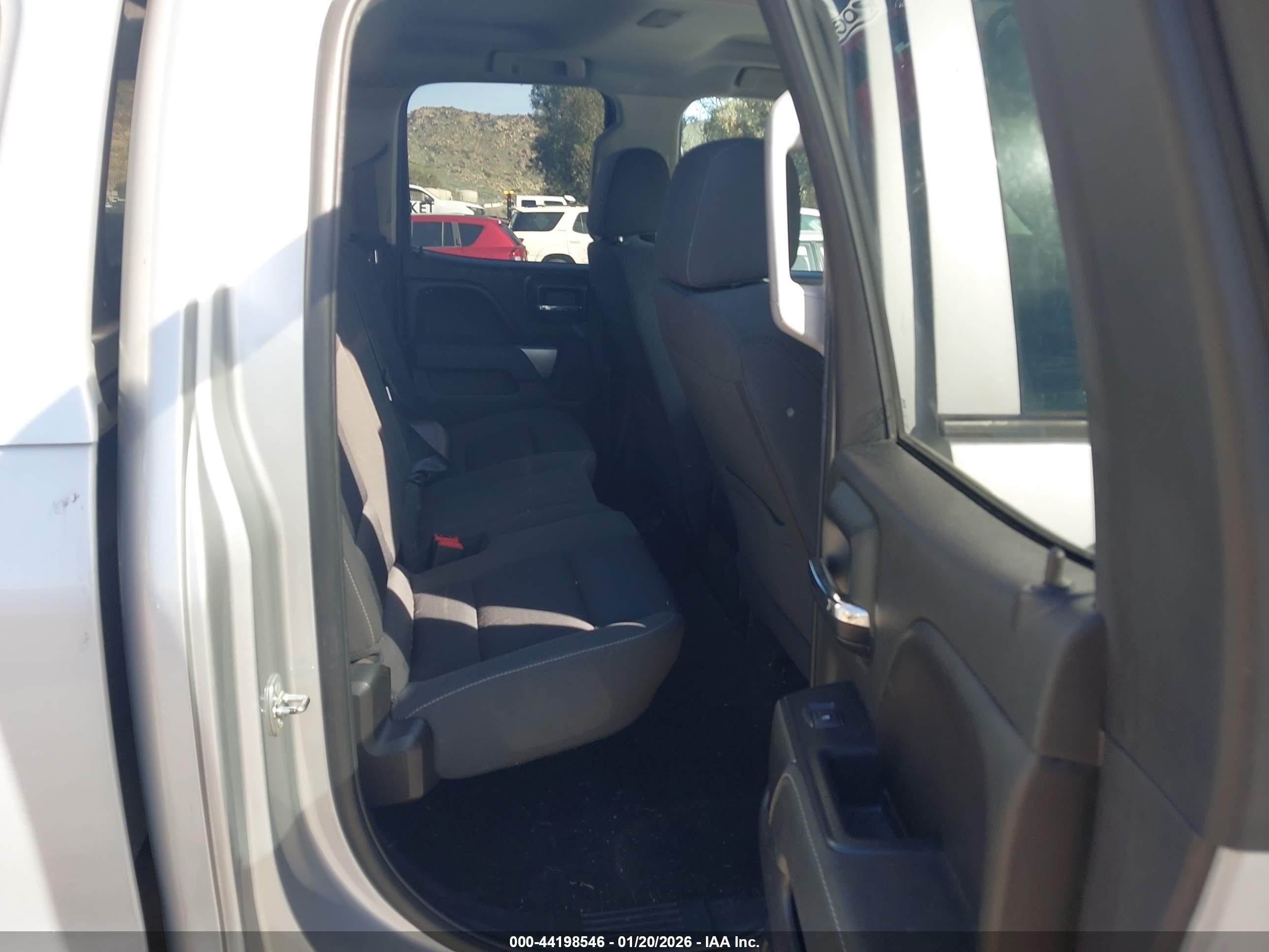 CHEVROLET SILVERADO image 8