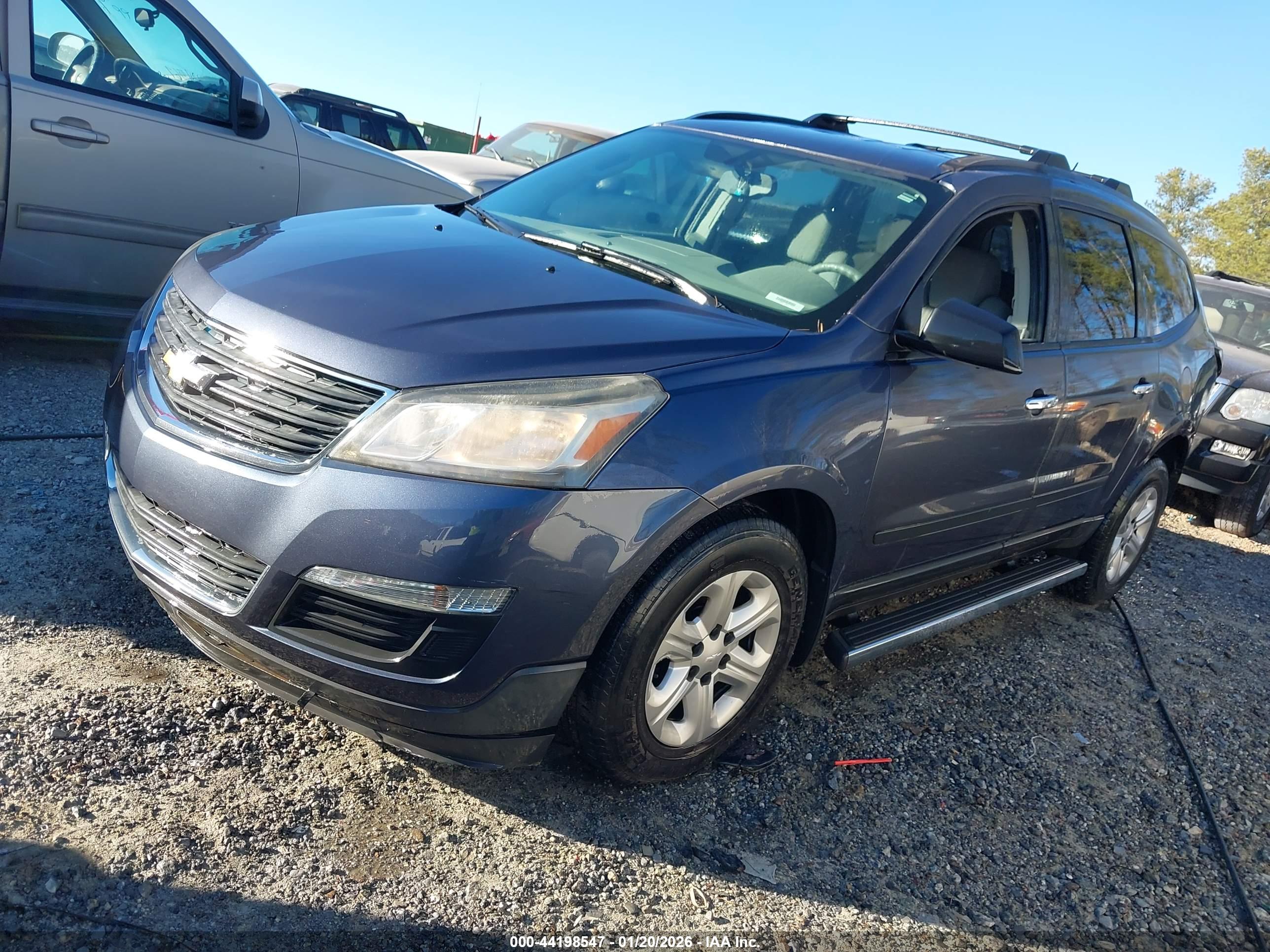 CHEVROLET TRAVERSE image 2