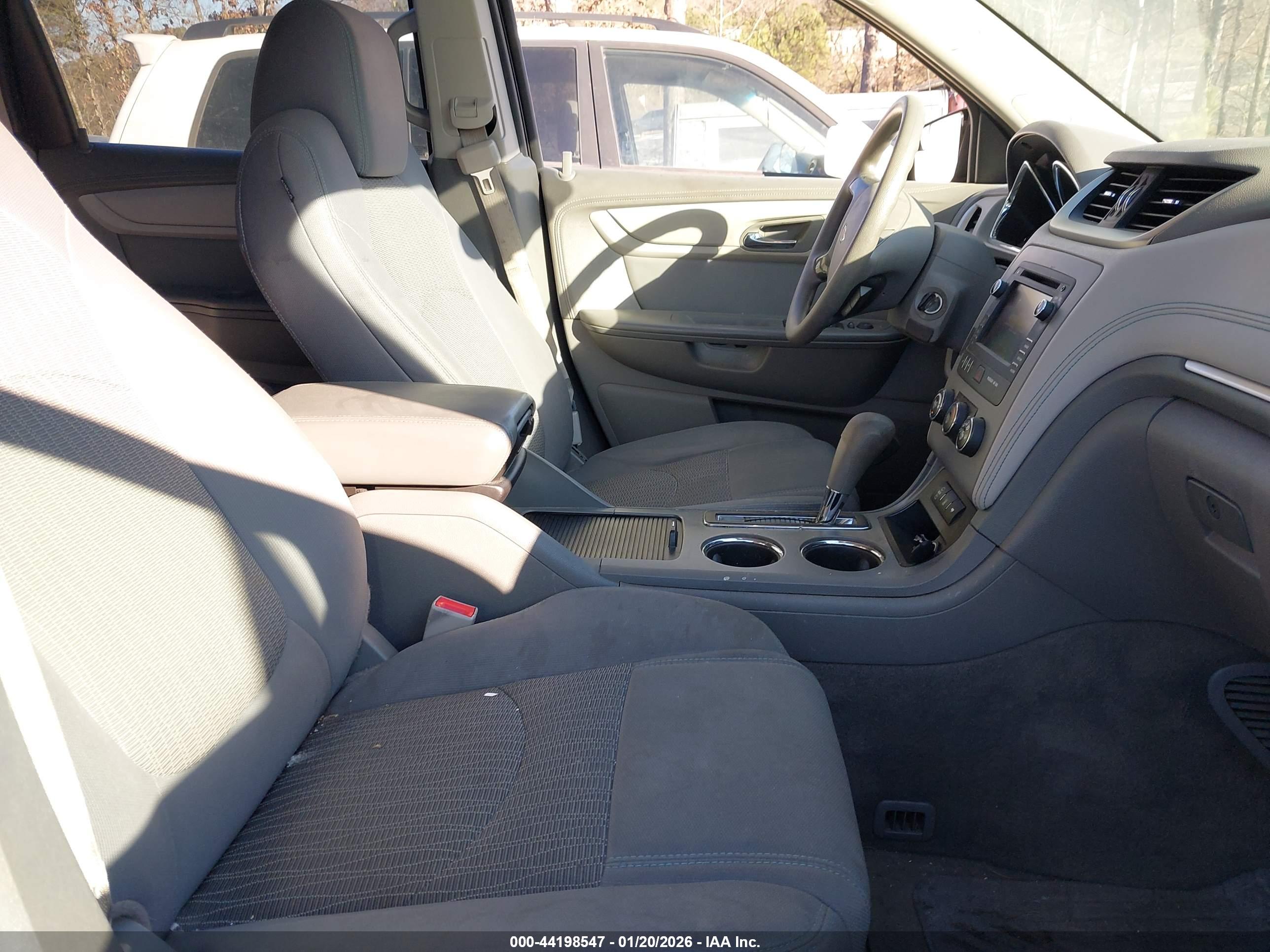 CHEVROLET TRAVERSE image 5