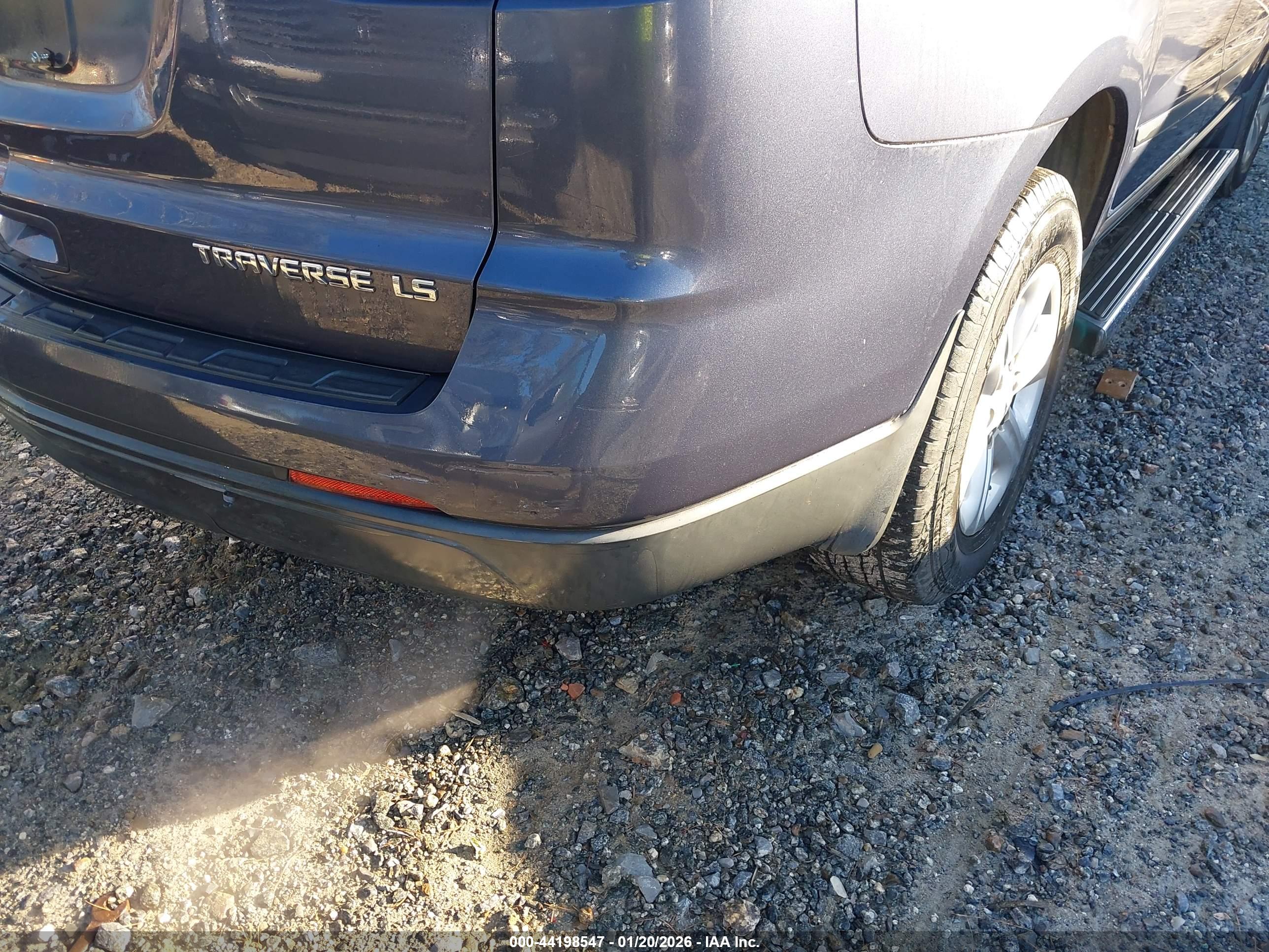 CHEVROLET TRAVERSE image 6