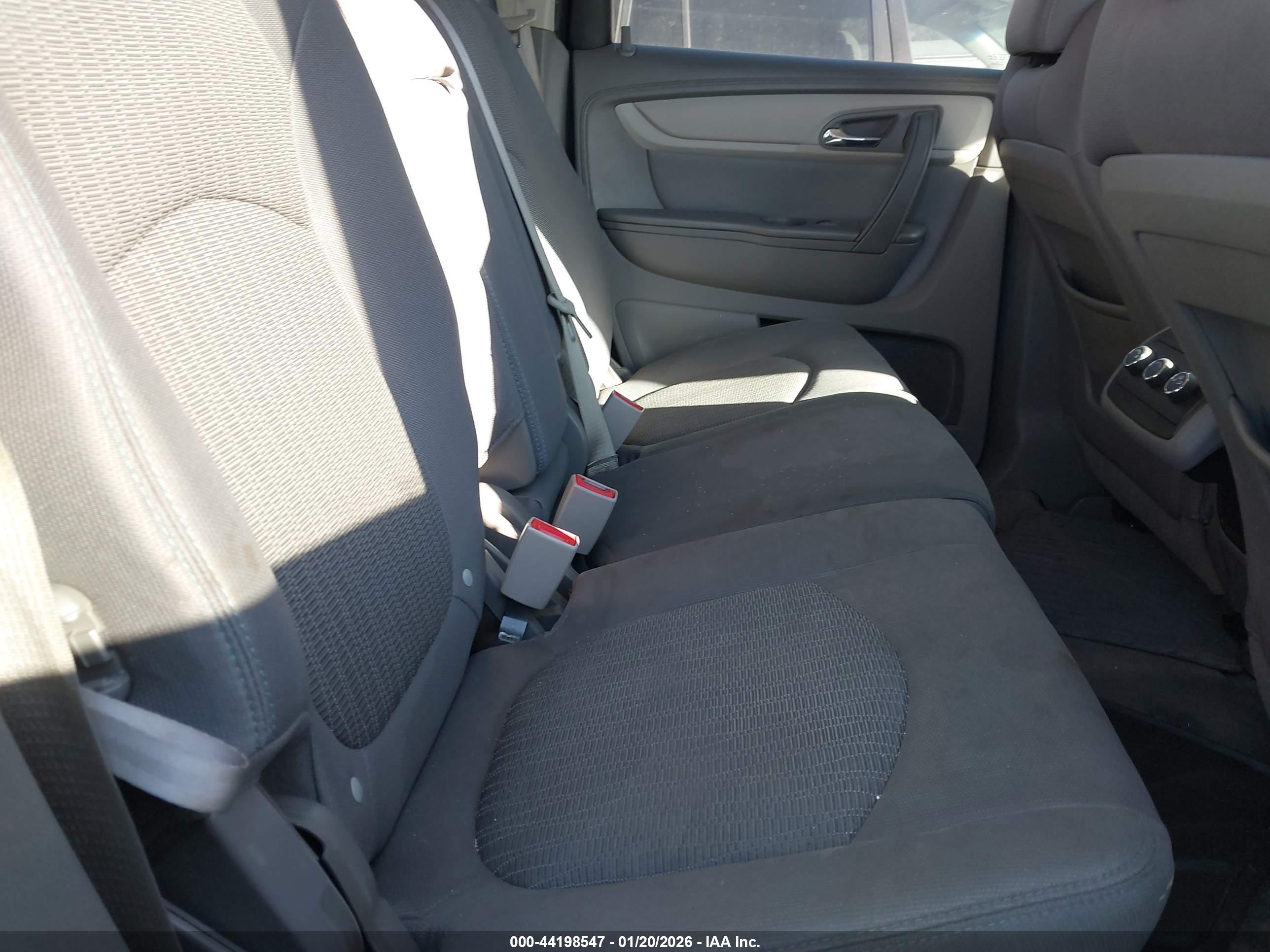 CHEVROLET TRAVERSE image 8