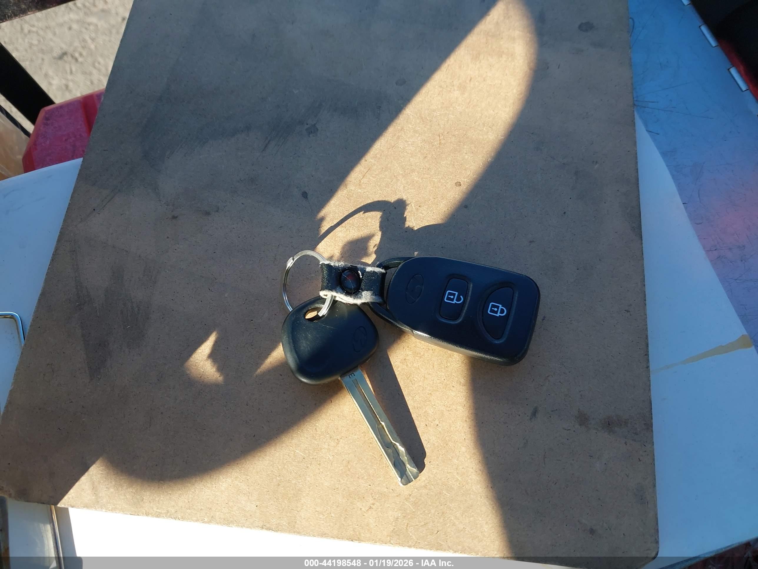 HYUNDAI TUCSON image 11
