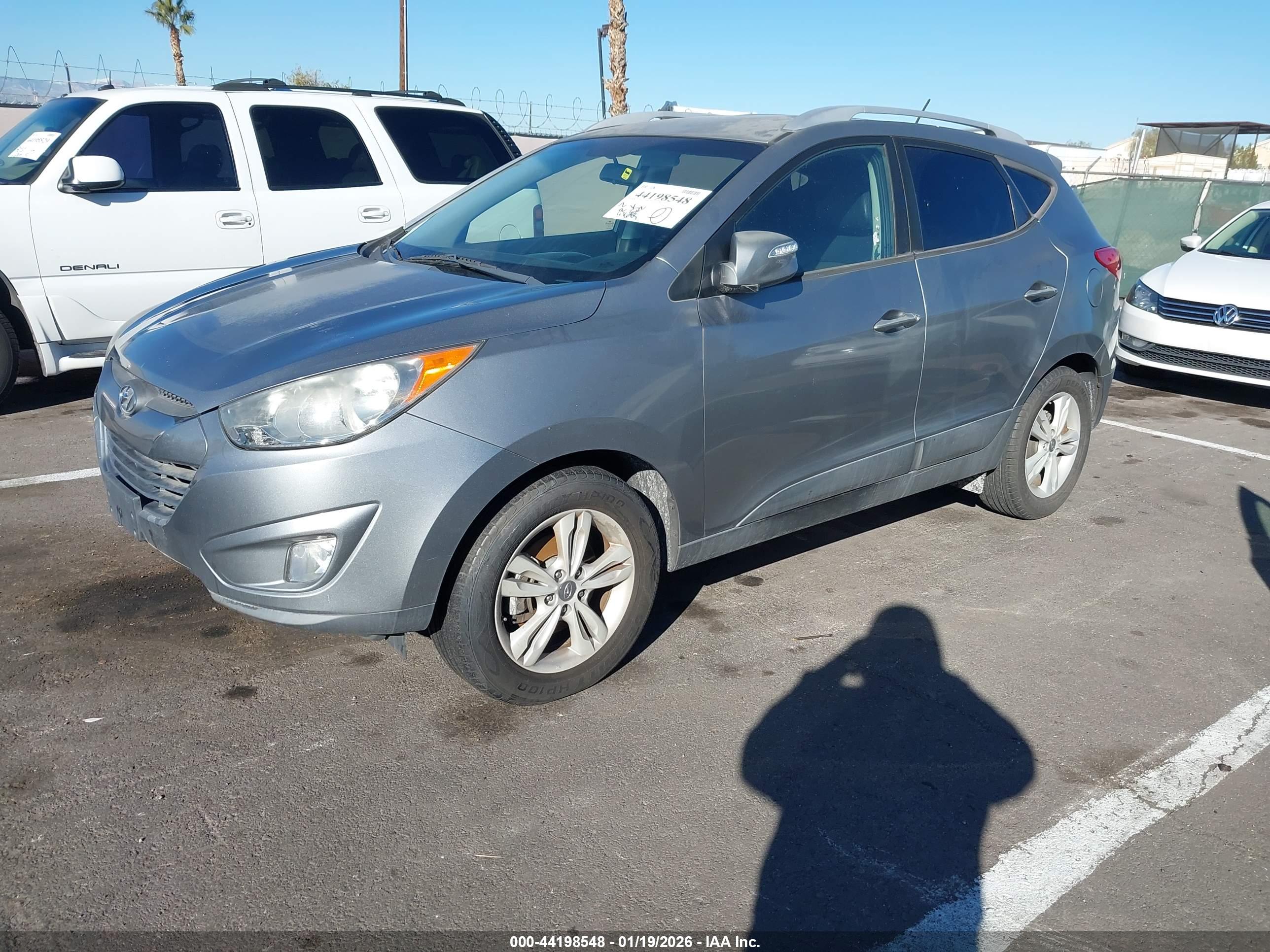 HYUNDAI TUCSON image 2