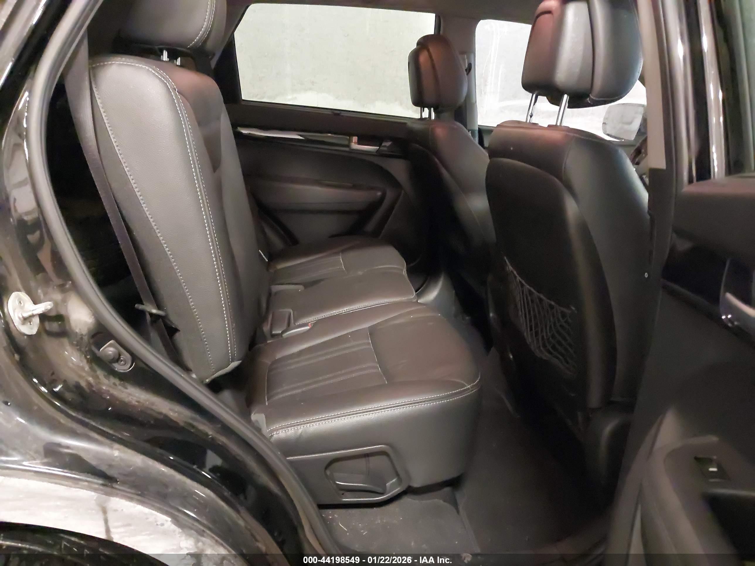 KIA SORENTO image 8