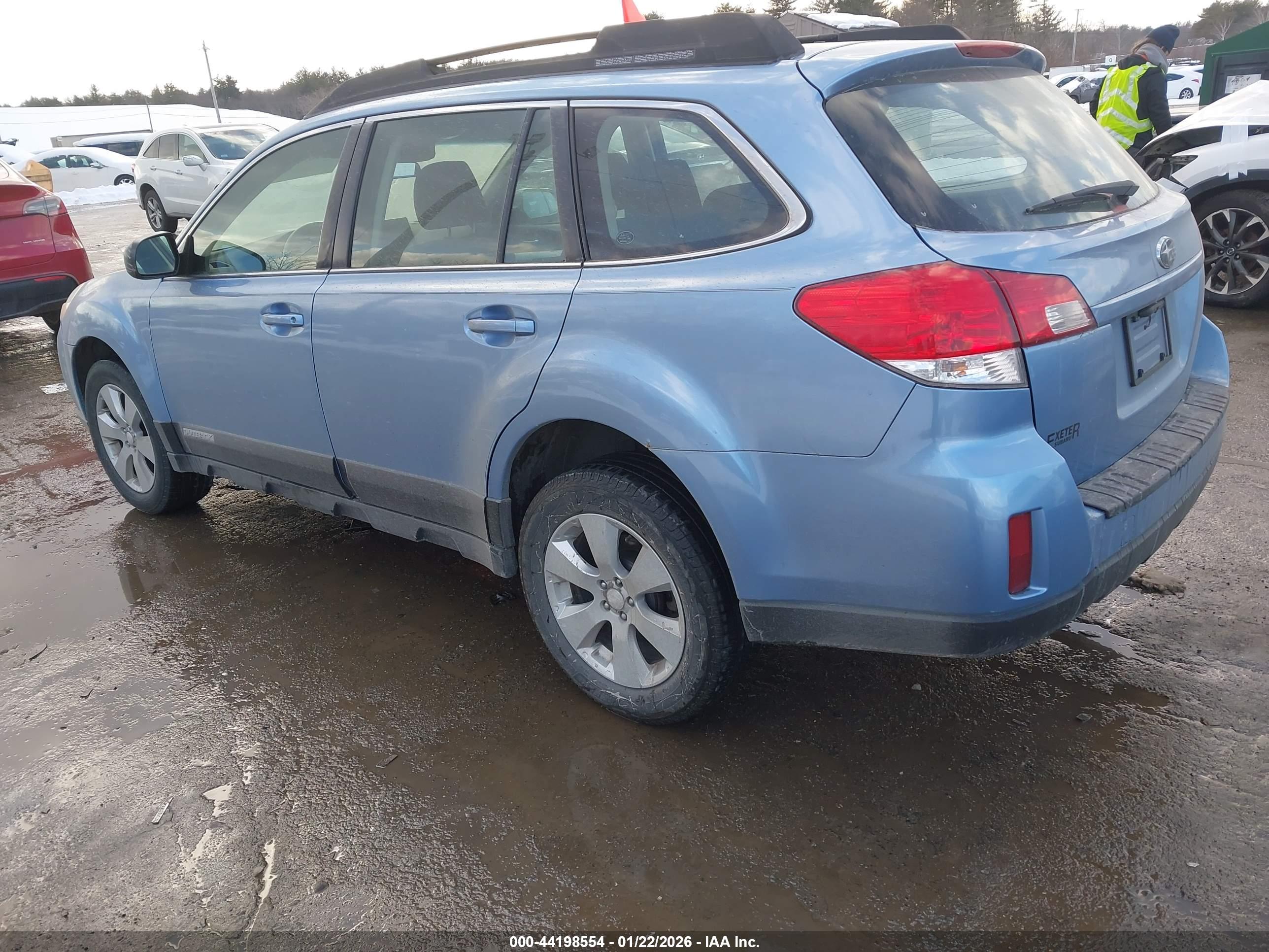 SUBARU OUTBACK image 3