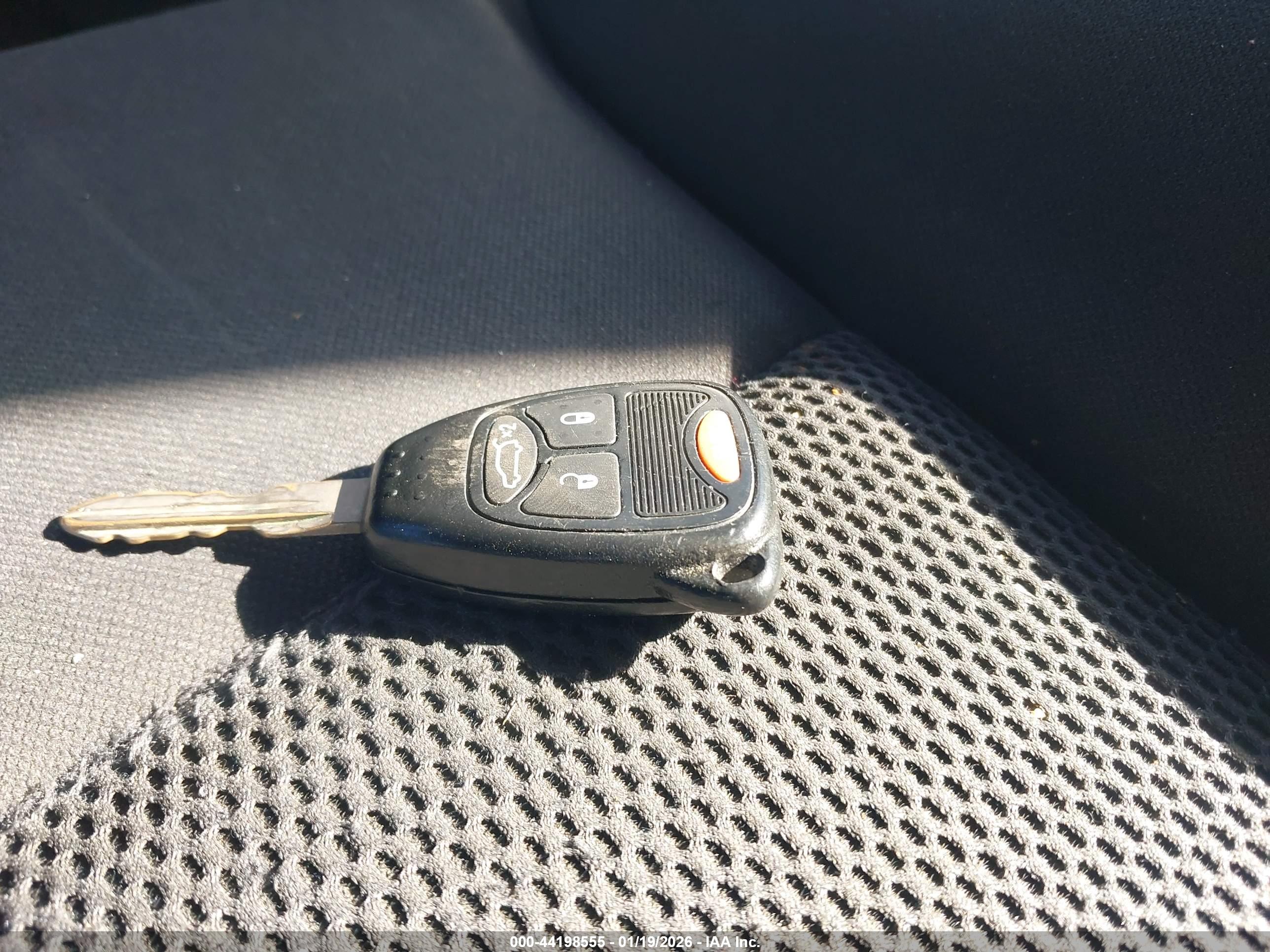 DODGE AVENGER image 11