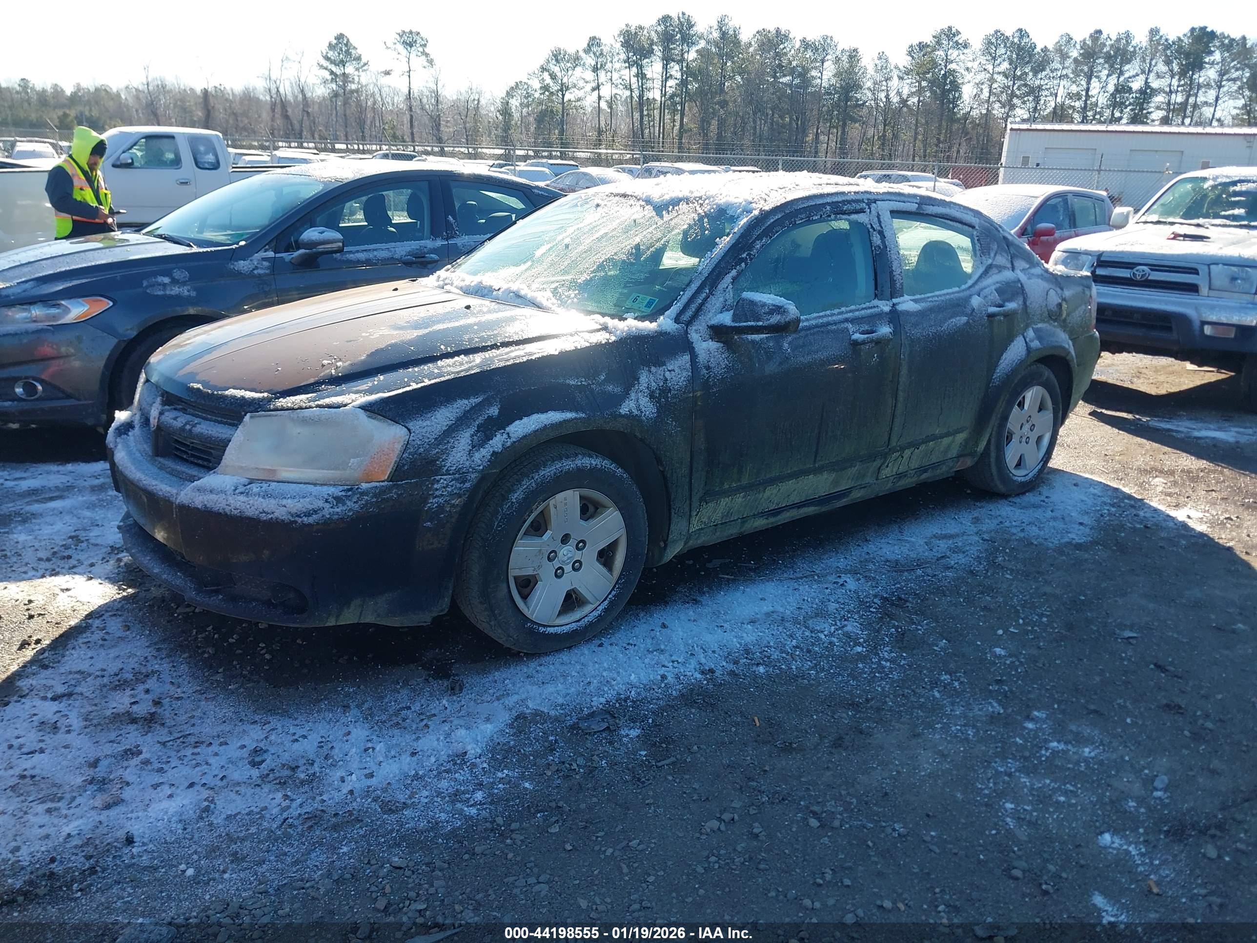 DODGE AVENGER image 2