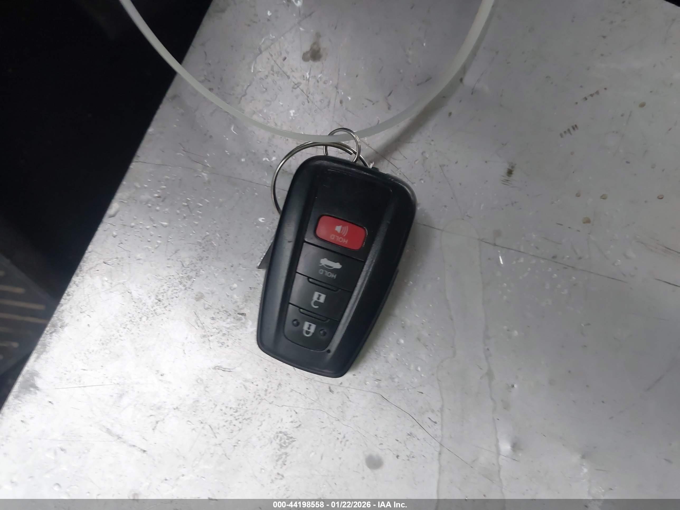 TOYOTA COROLLA image 11