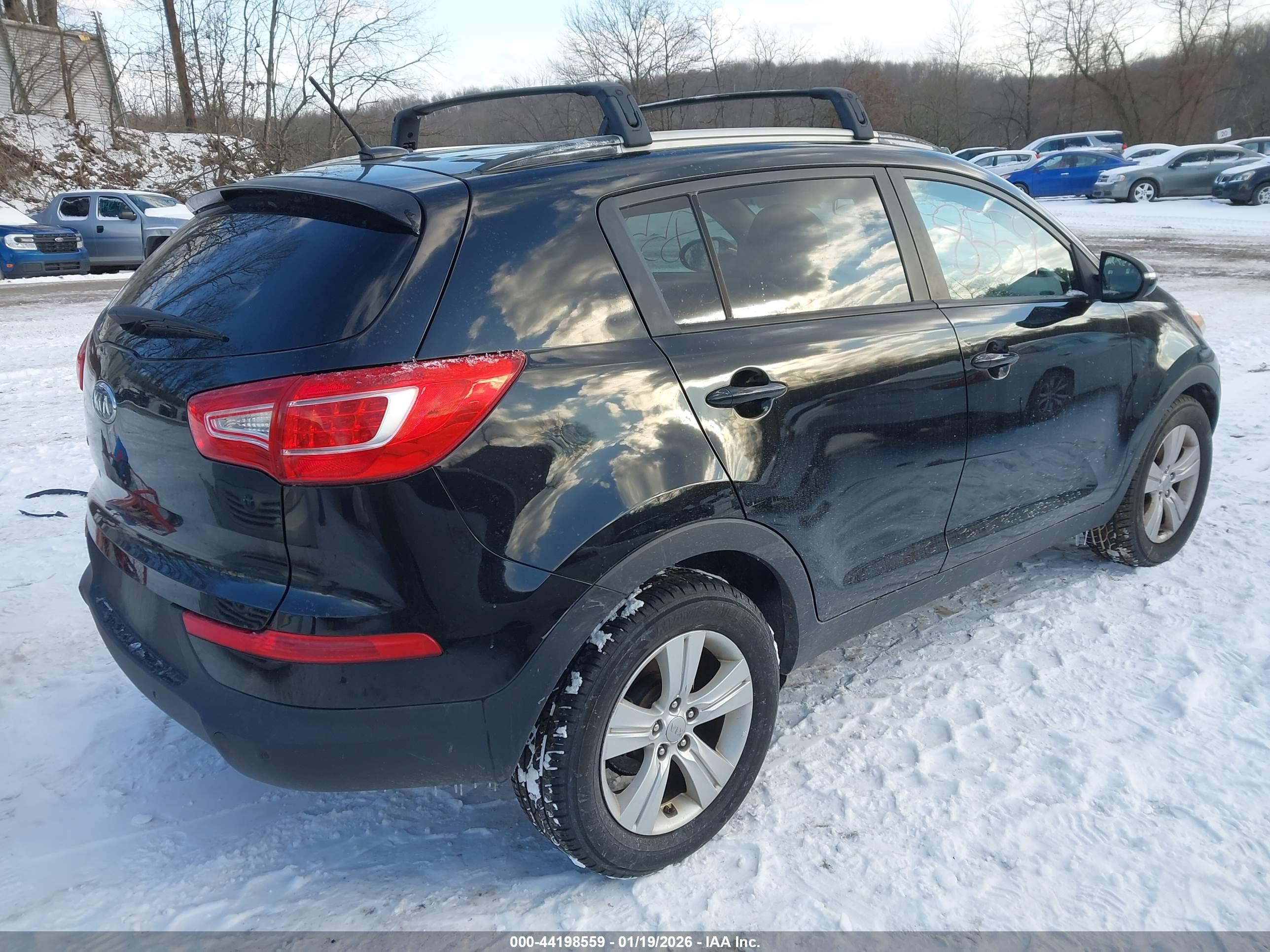 KIA SPORTAGE image 4