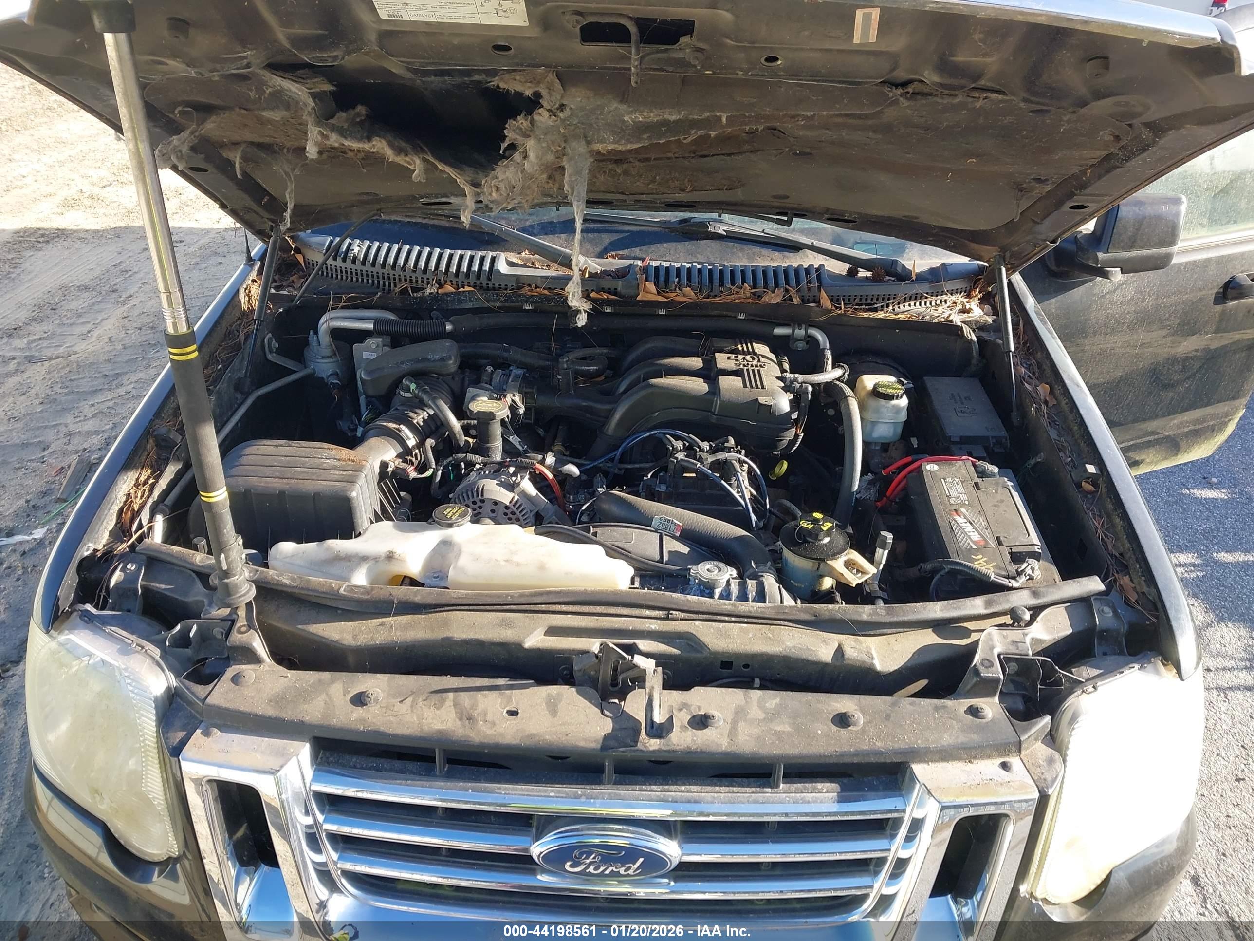 FORD EXPLORER image 10