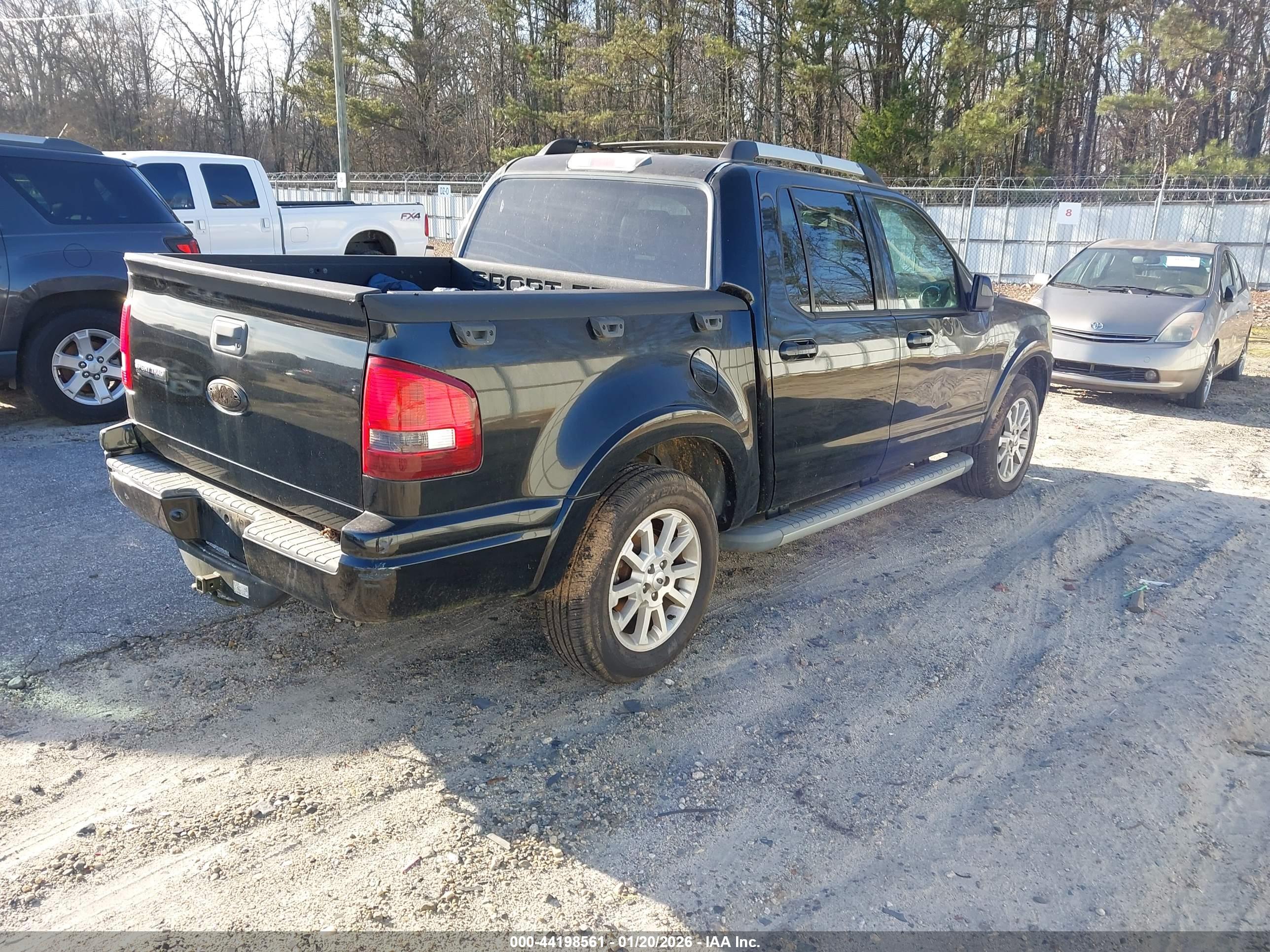 FORD EXPLORER image 4