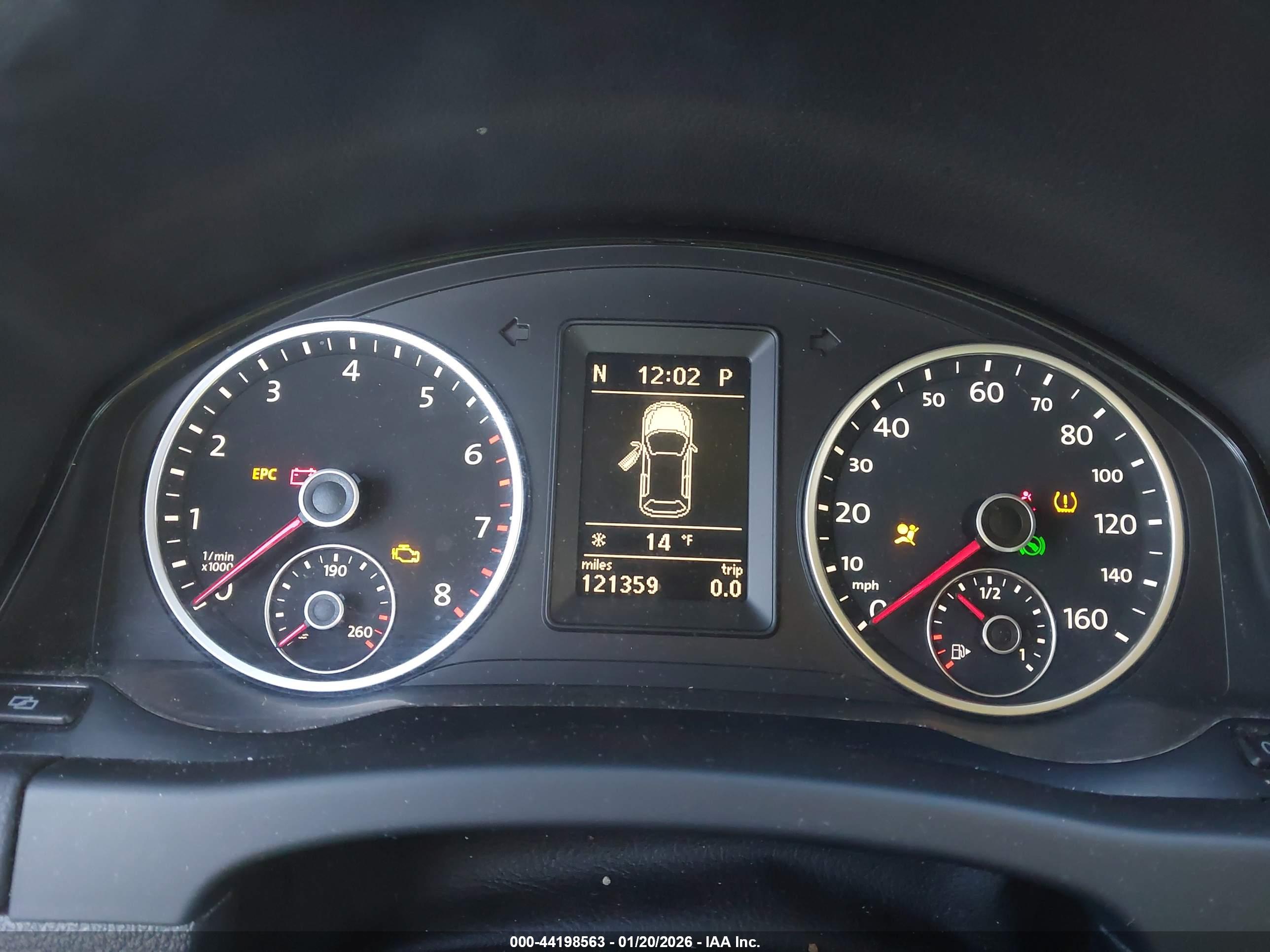 VOLKSWAGEN TIGUAN image 7