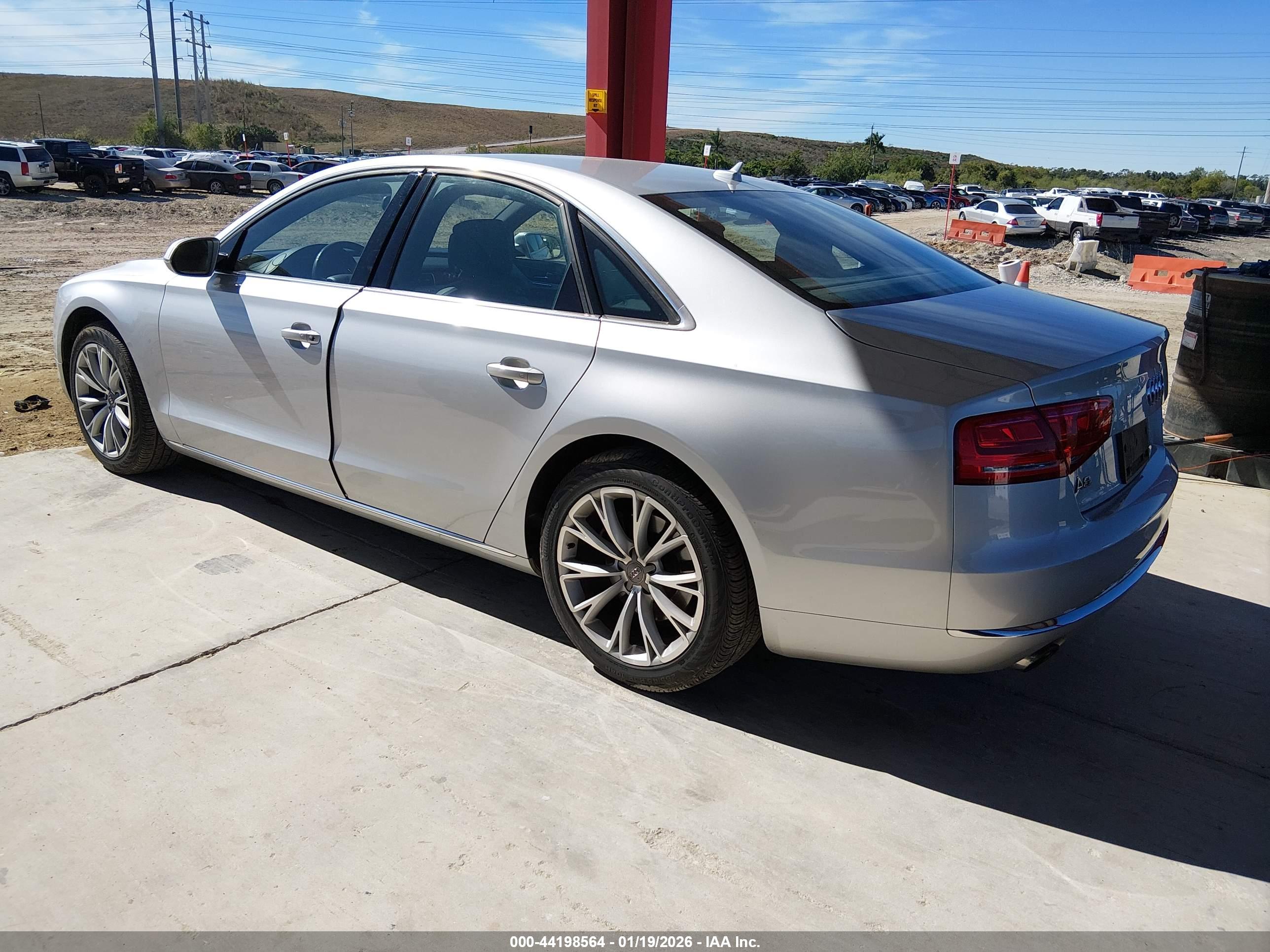 AUDI A8 image 3