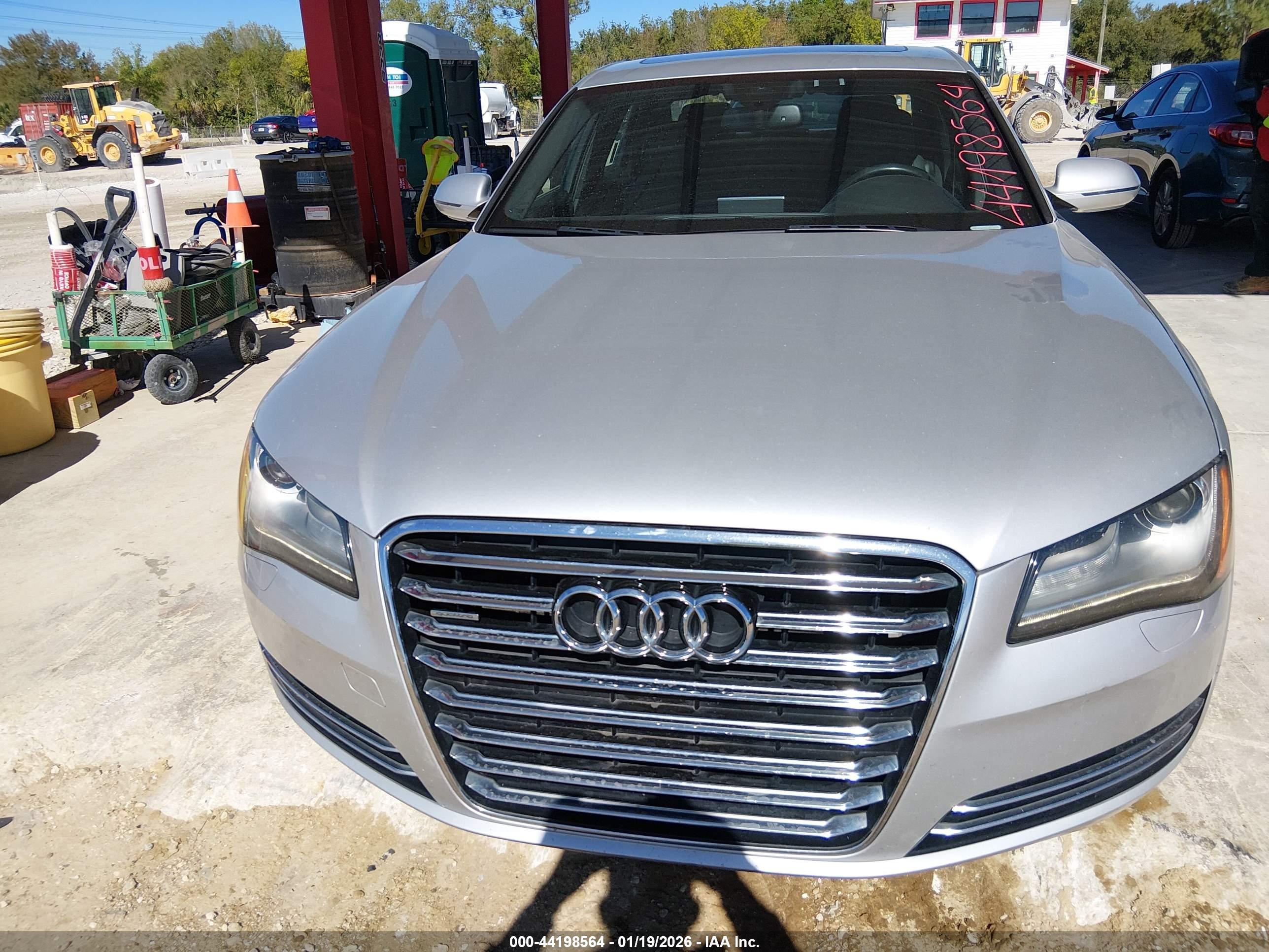 AUDI A8 image 6