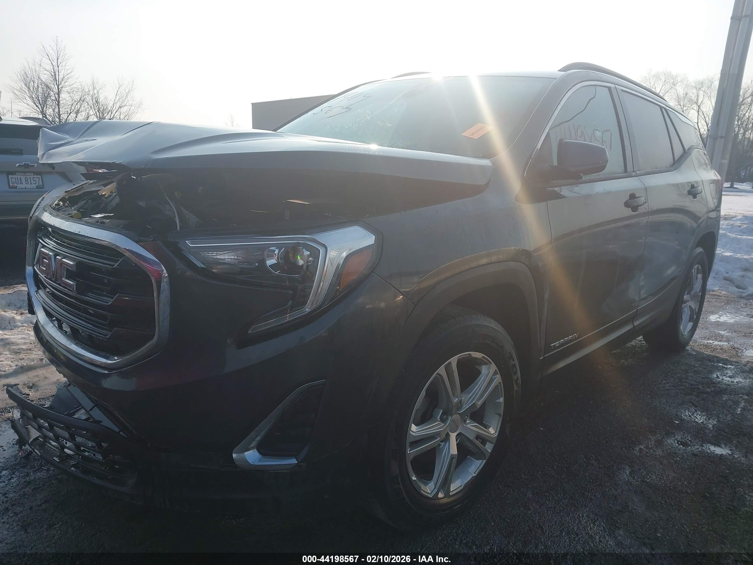 GMC TERRAIN image 2