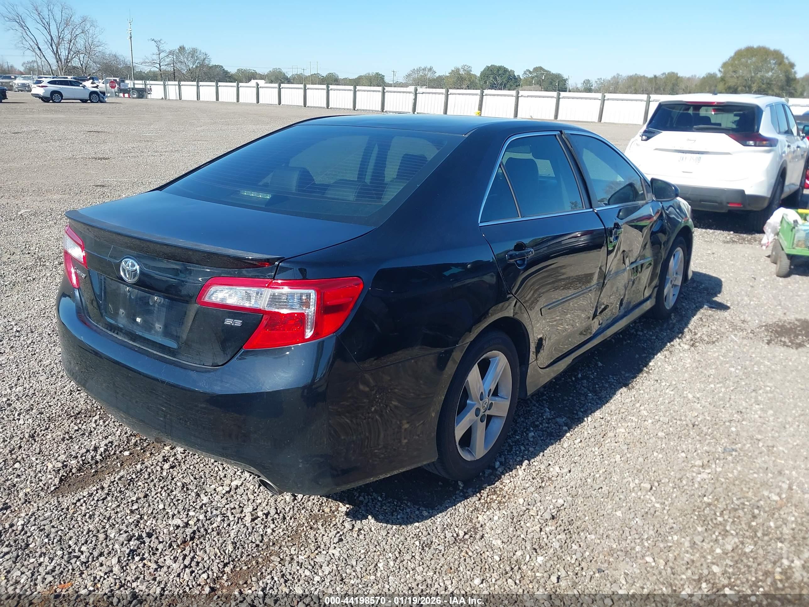 TOYOTA CAMRY image 4