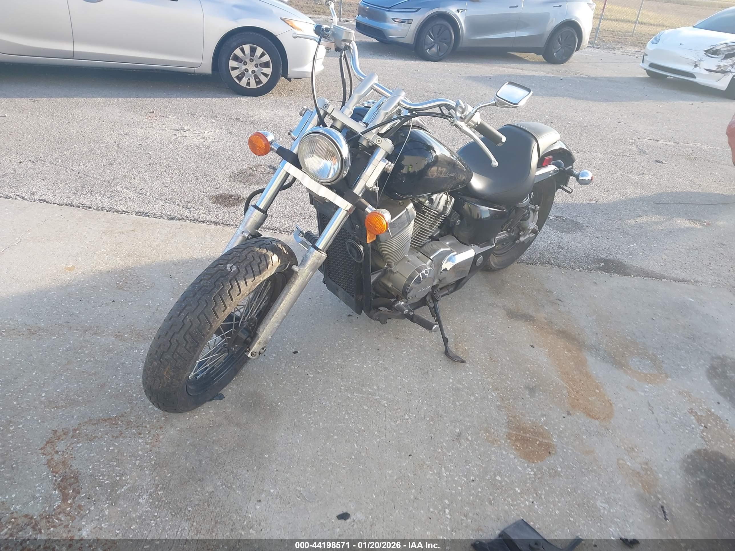 HONDA VT750 image 2