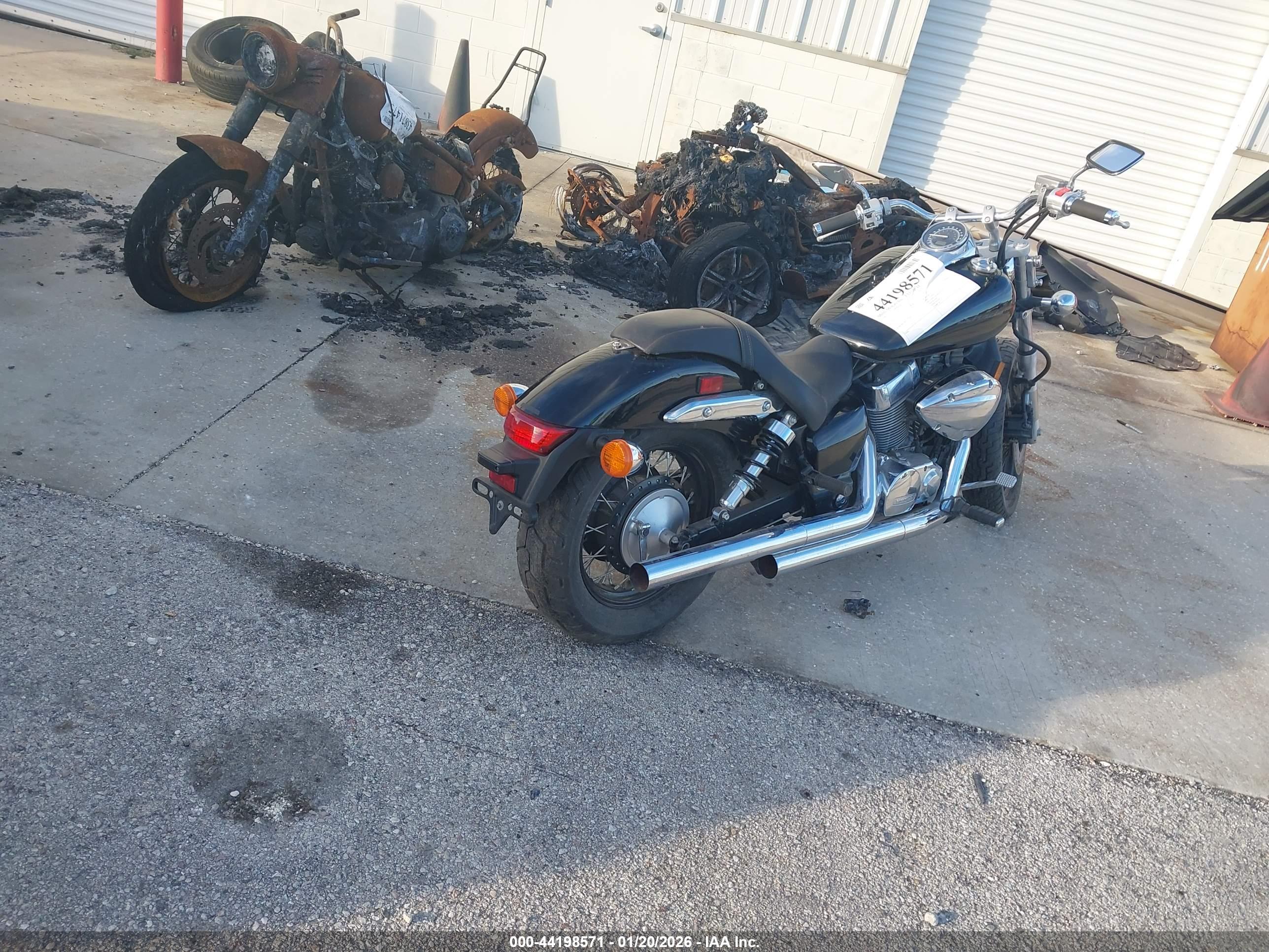 HONDA VT750 image 4