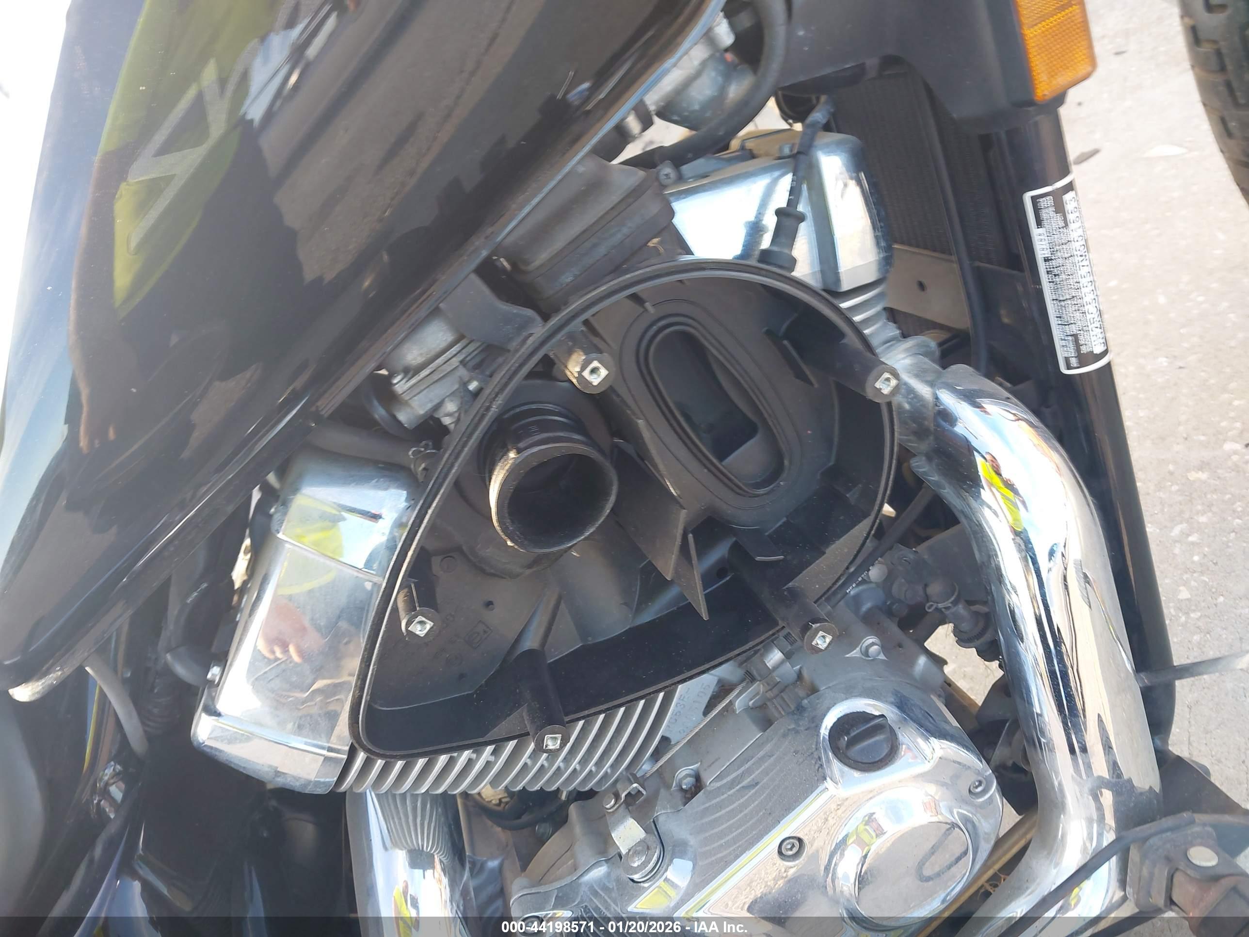HONDA VT750 image 6