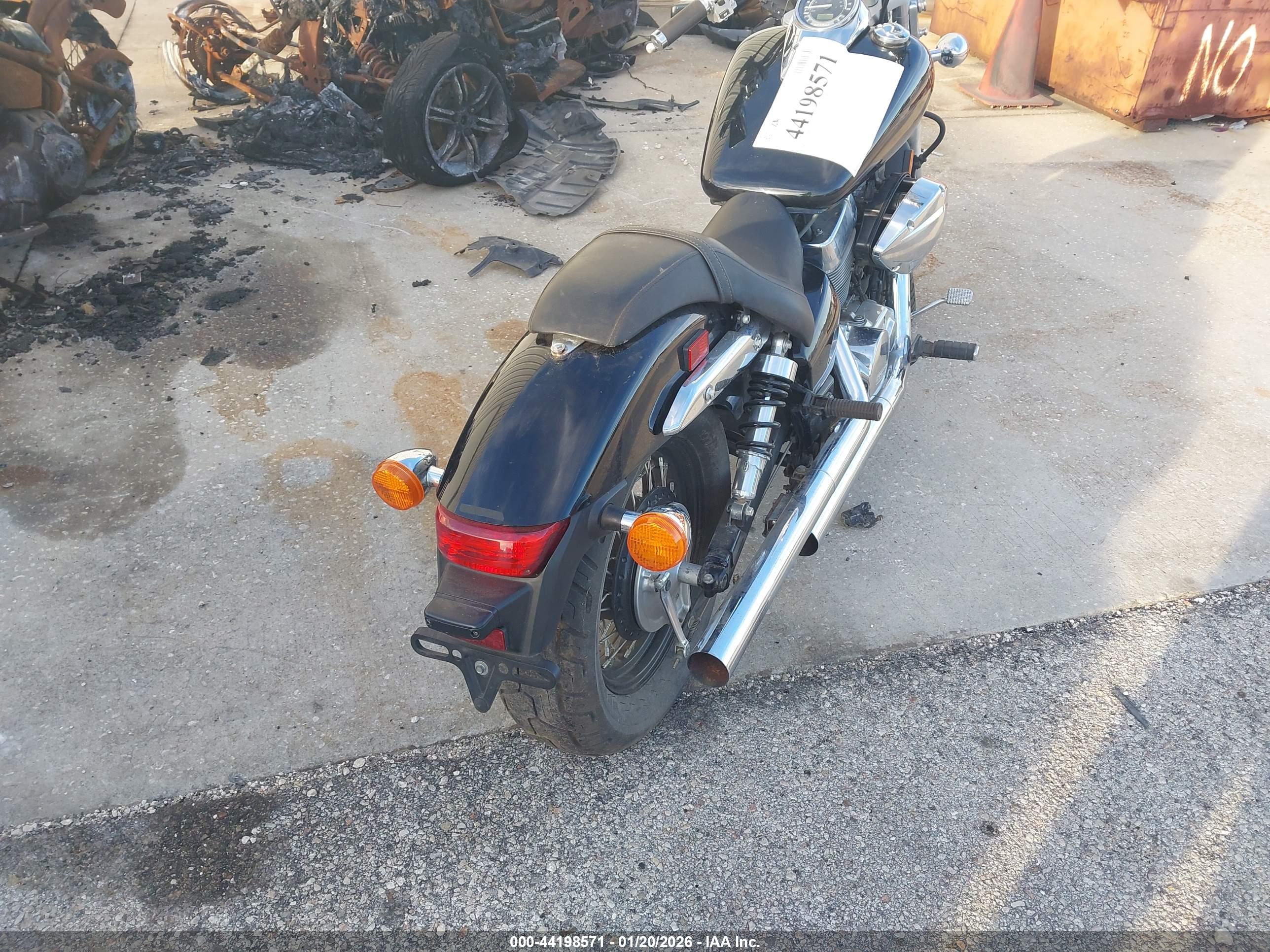 HONDA VT750 image 8