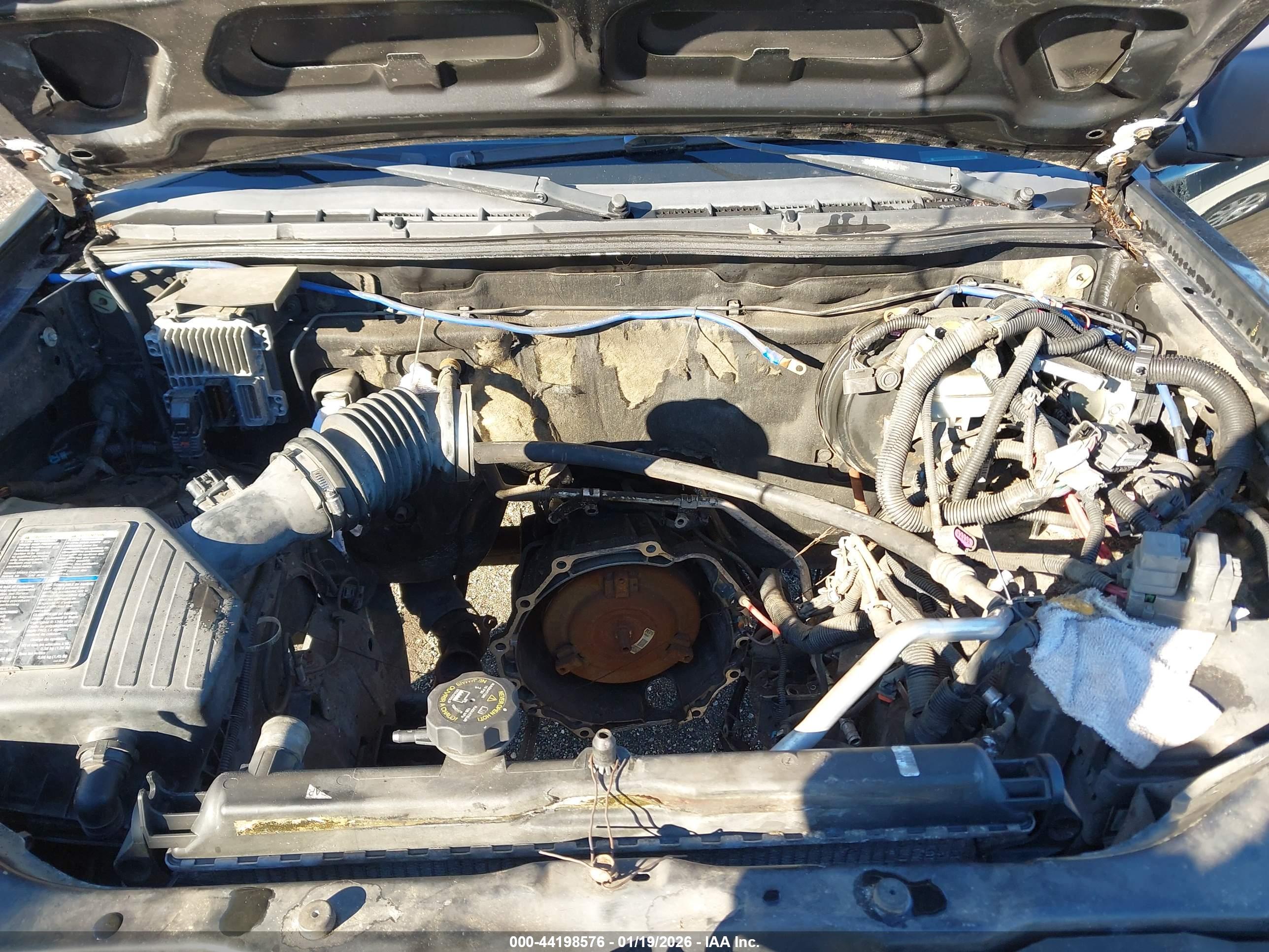 CHEVROLET COLORADO image 10