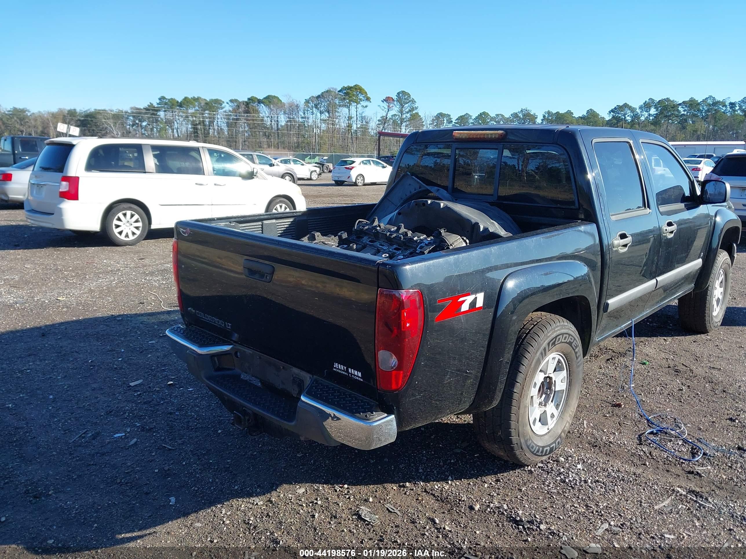 CHEVROLET COLORADO image 4