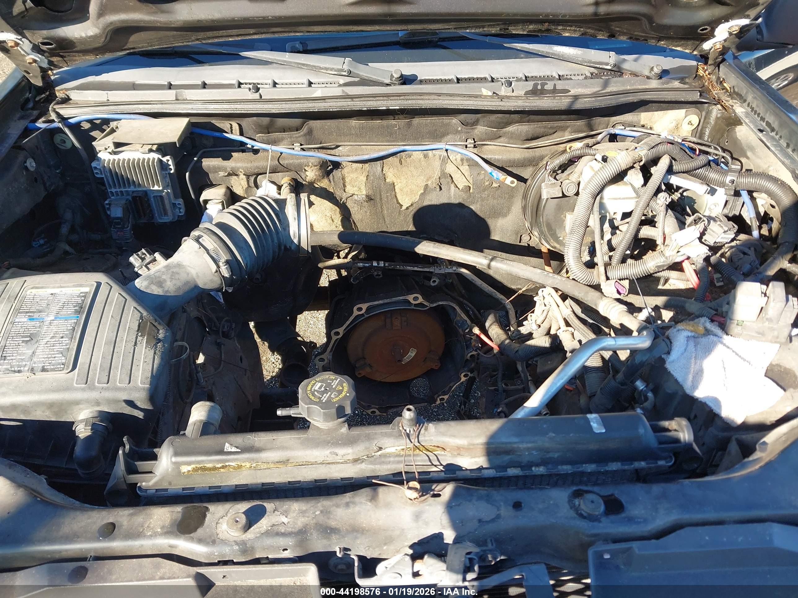 CHEVROLET COLORADO image 6