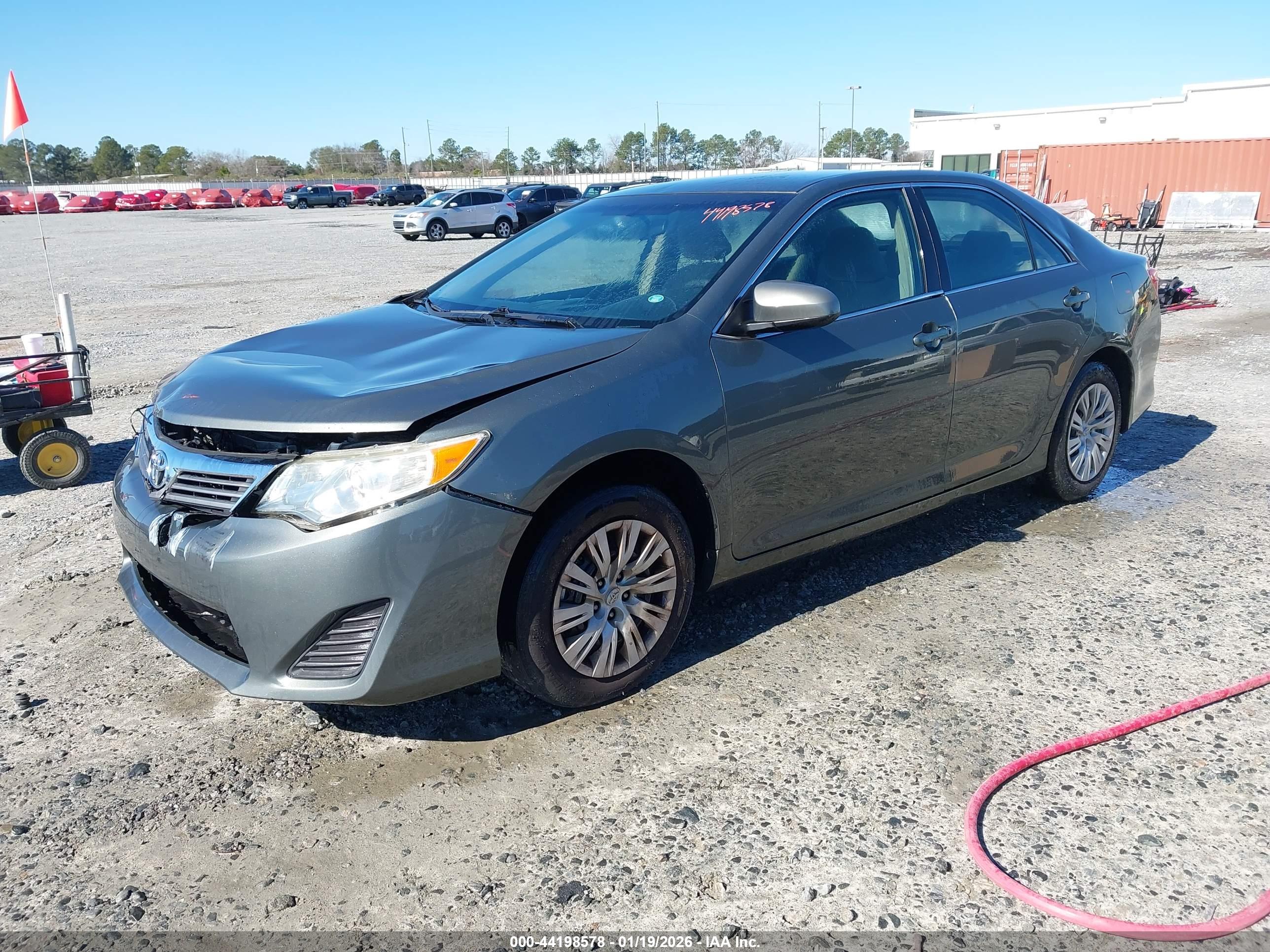 TOYOTA CAMRY image 2