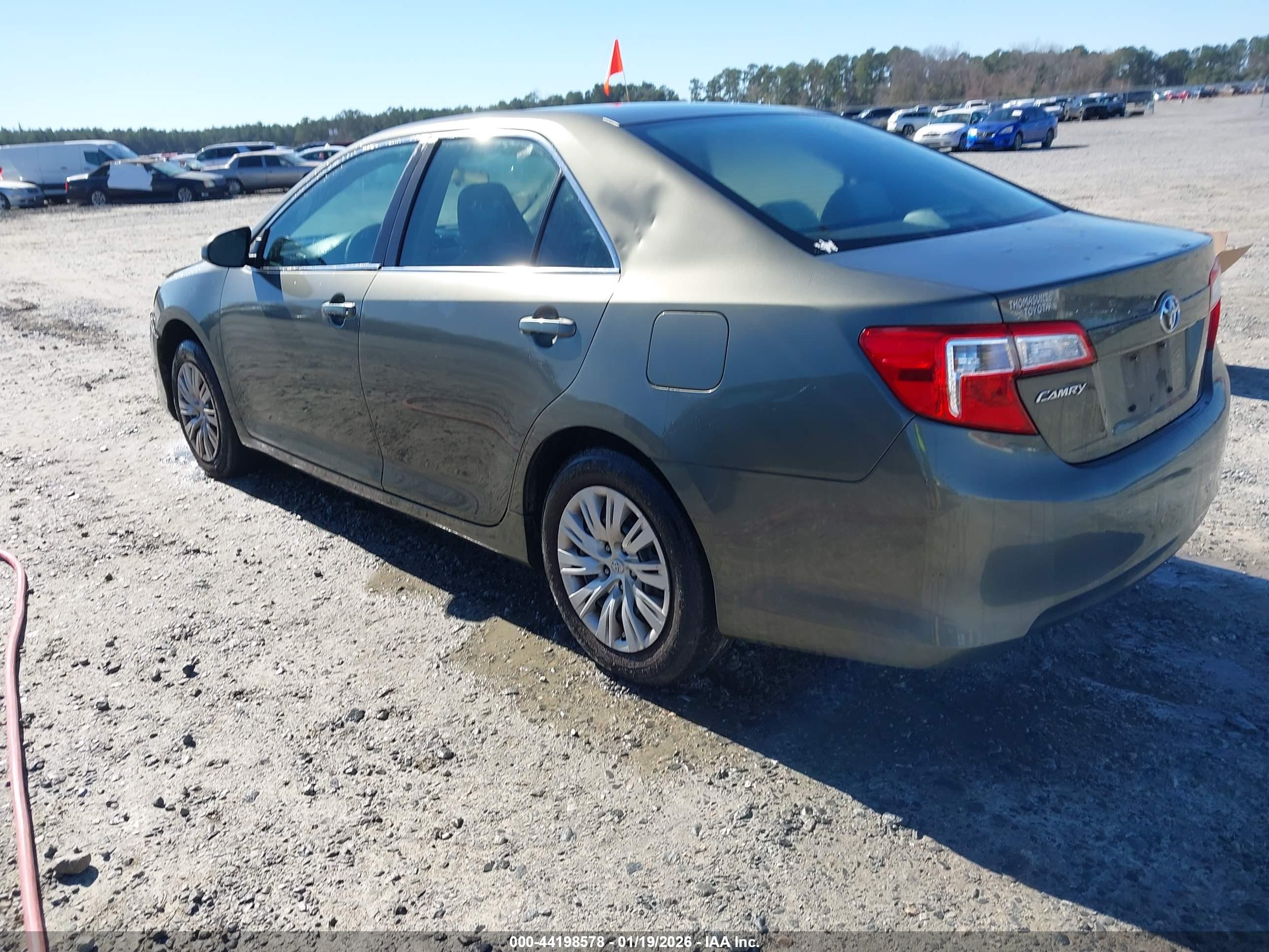 TOYOTA CAMRY image 3
