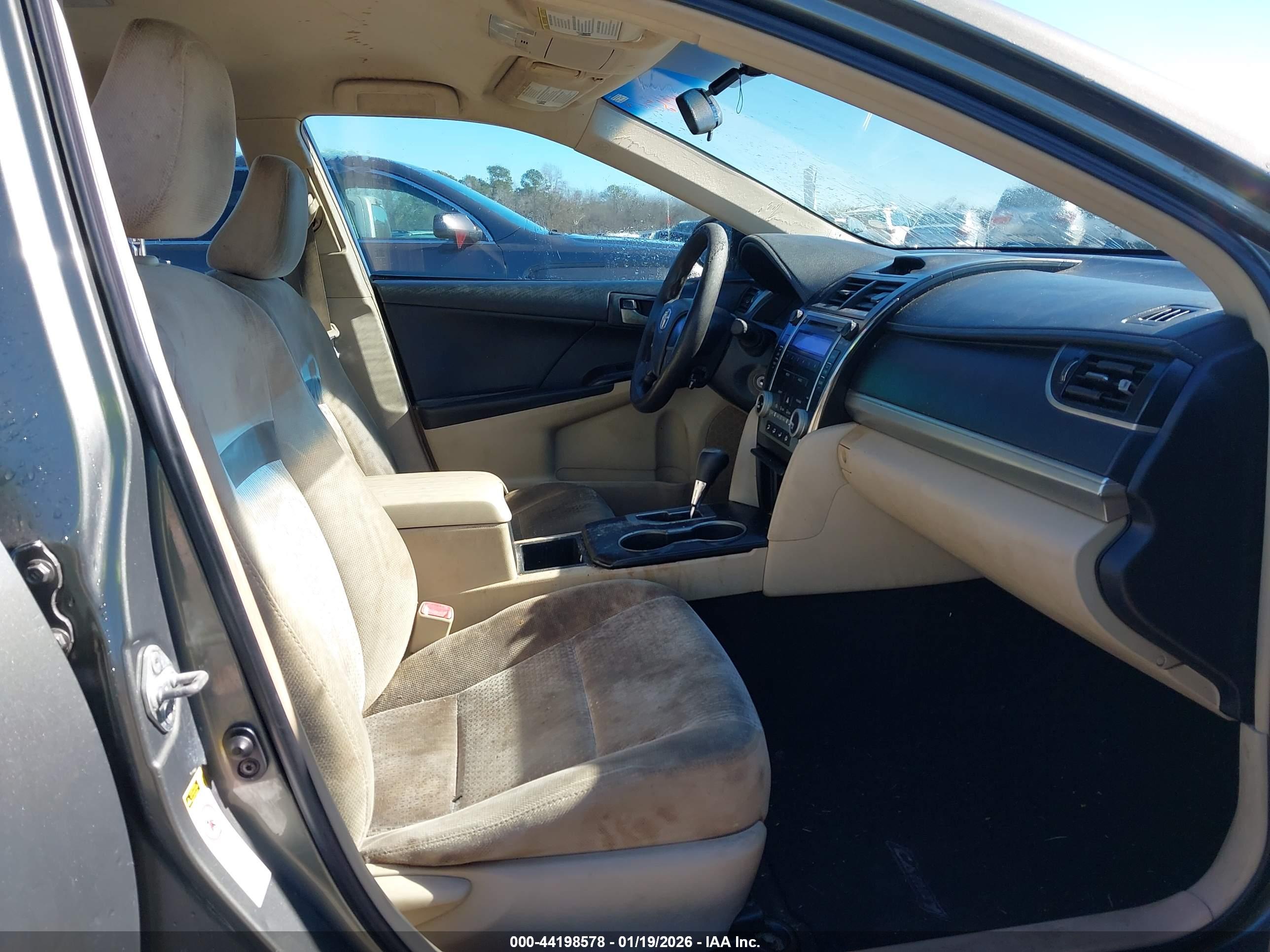 TOYOTA CAMRY image 5