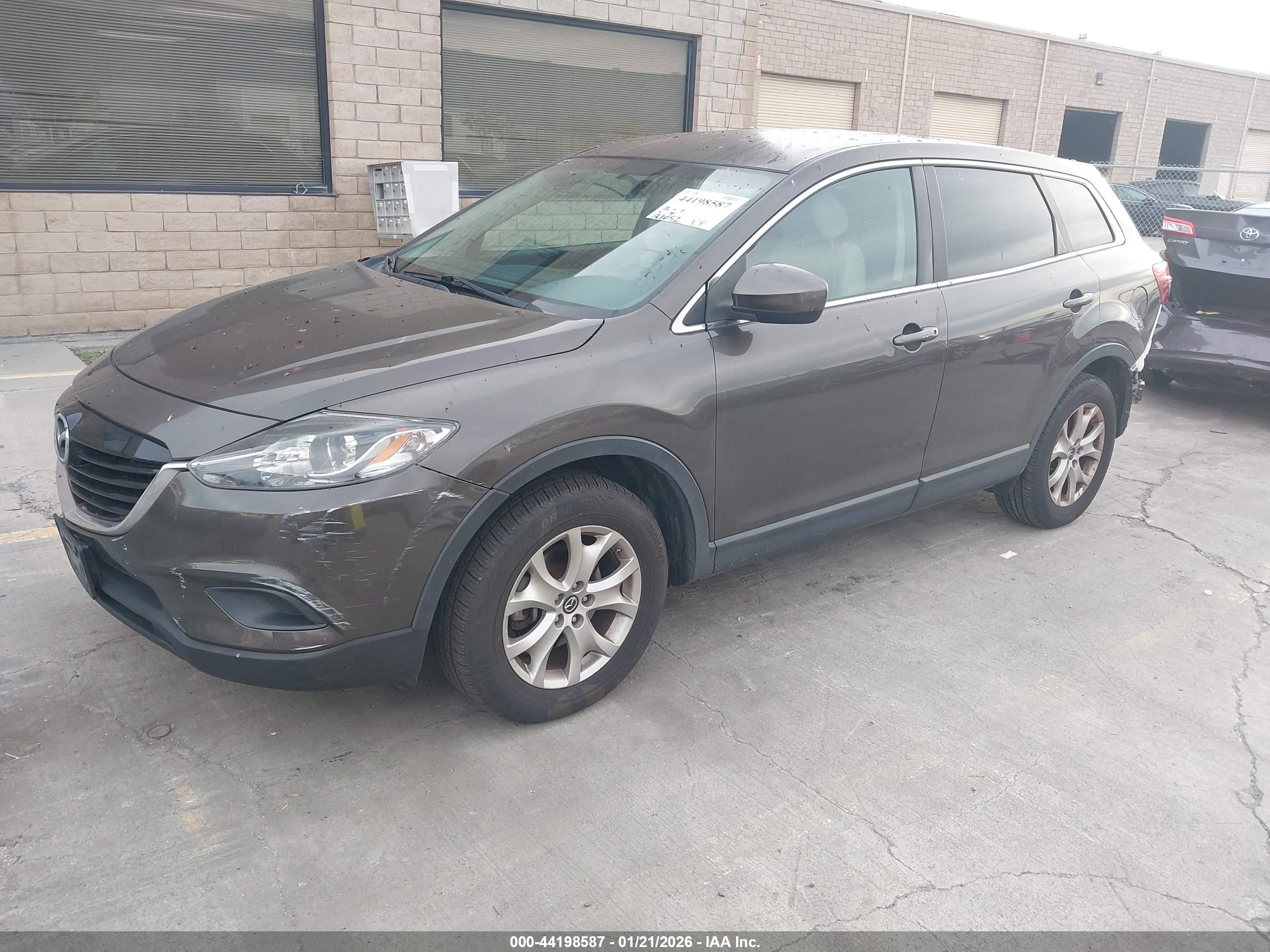 MAZDA CX-9 image 2