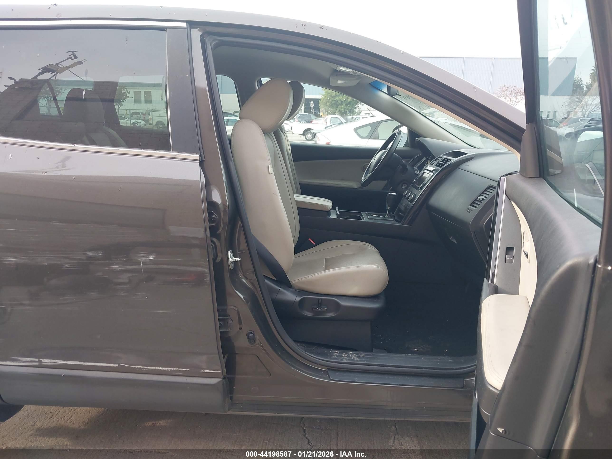 MAZDA CX-9 image 5