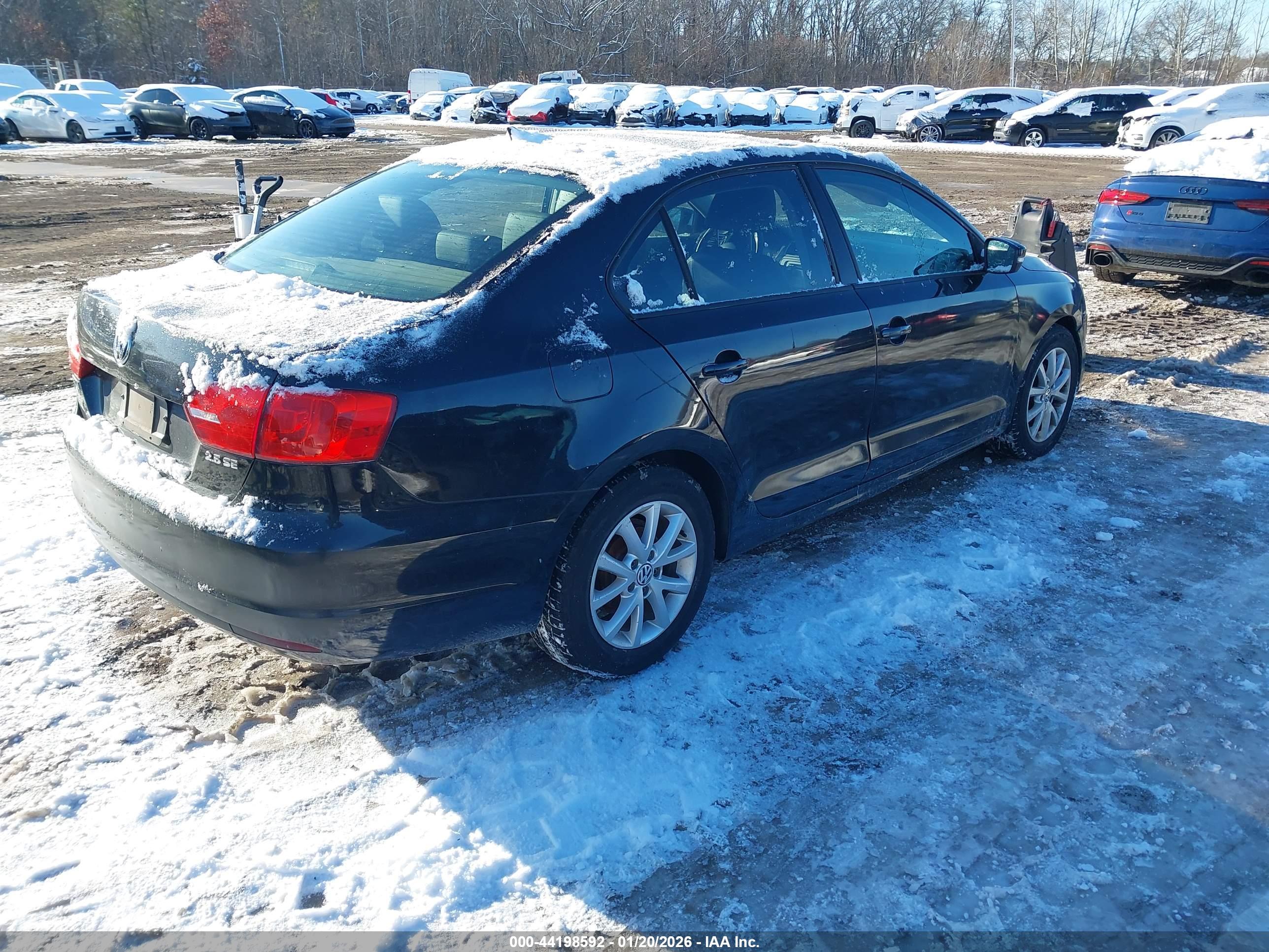 VOLKSWAGEN JETTA image 4