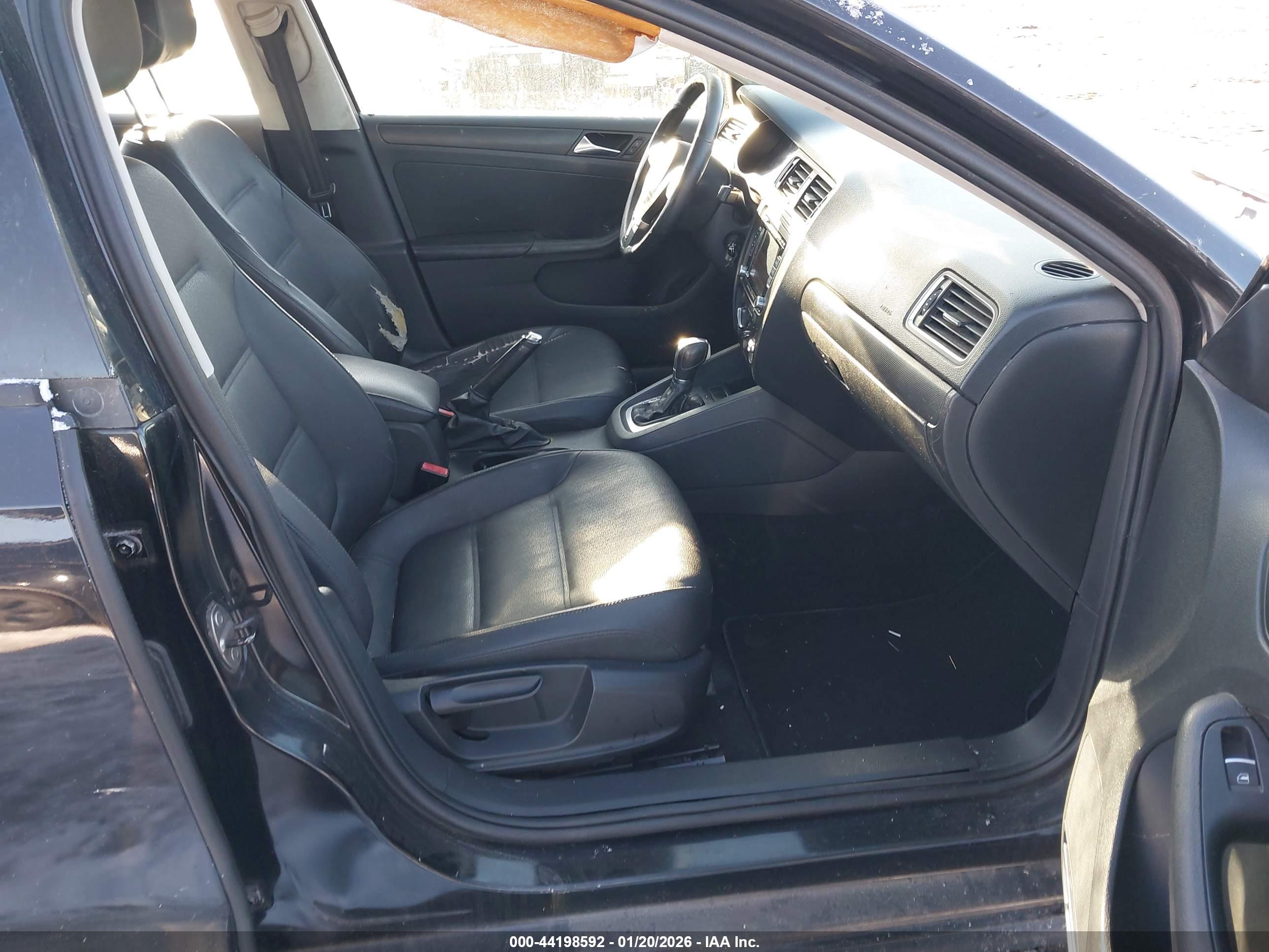 VOLKSWAGEN JETTA image 5
