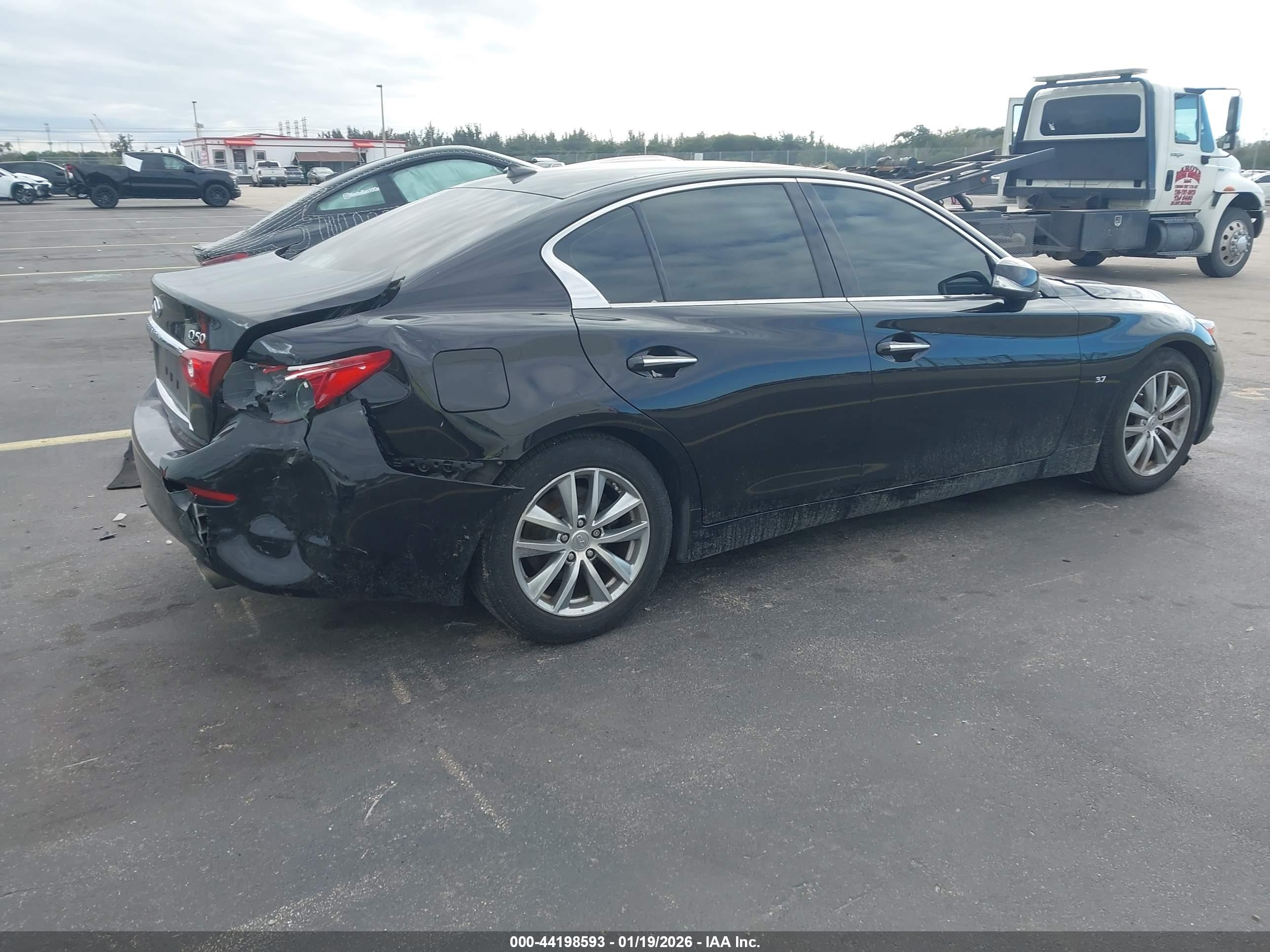 INFINITI Q50 image 4