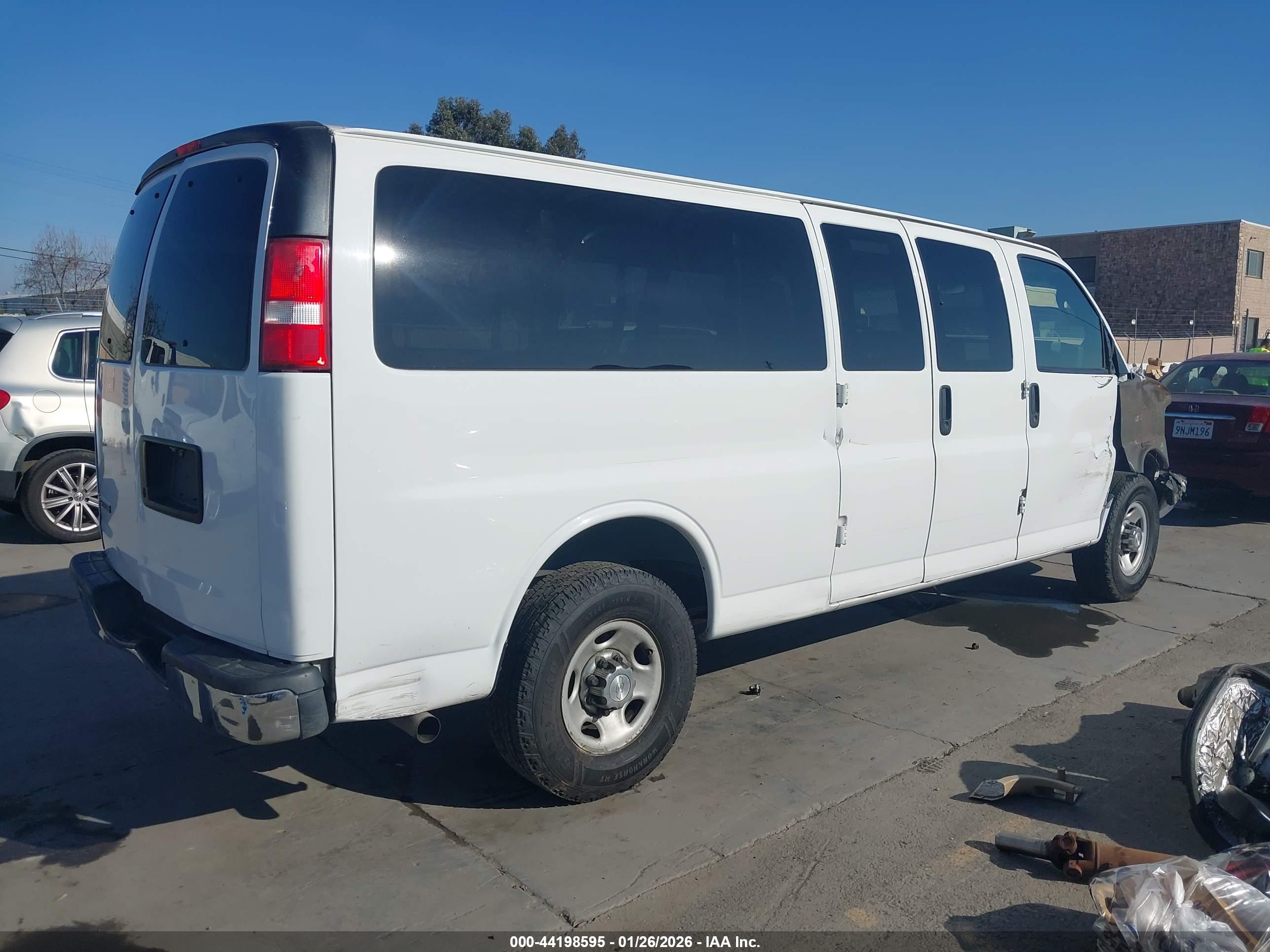 CHEVROLET EXPRESS image 4