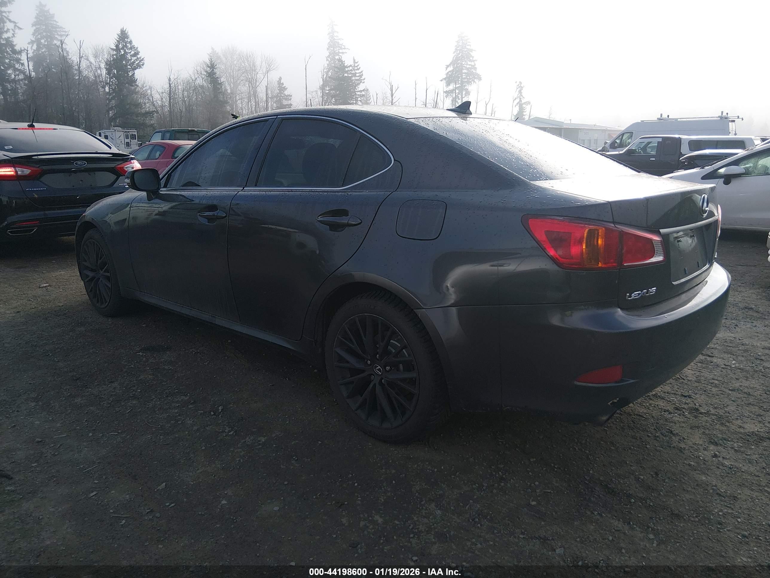 LEXUS IS image 3