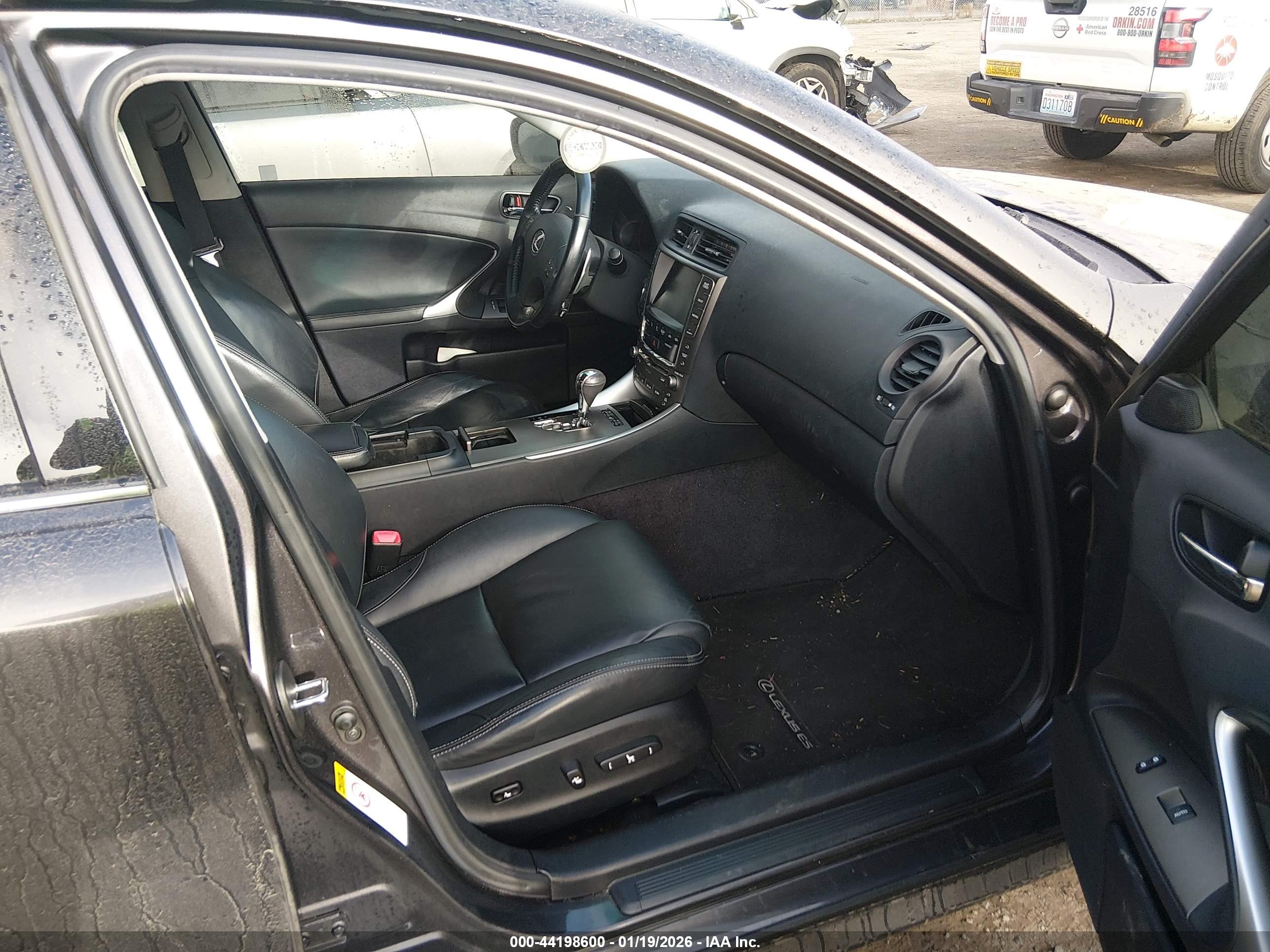 LEXUS IS image 5