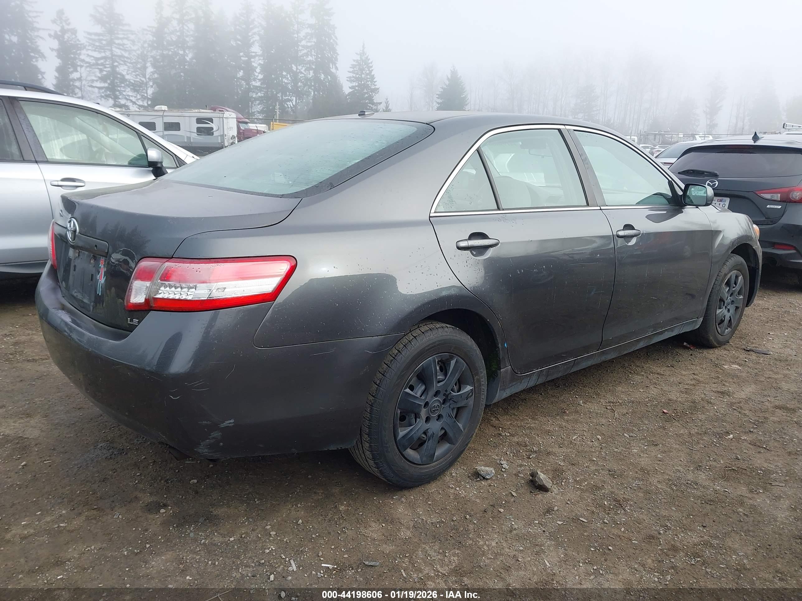 TOYOTA CAMRY image 4