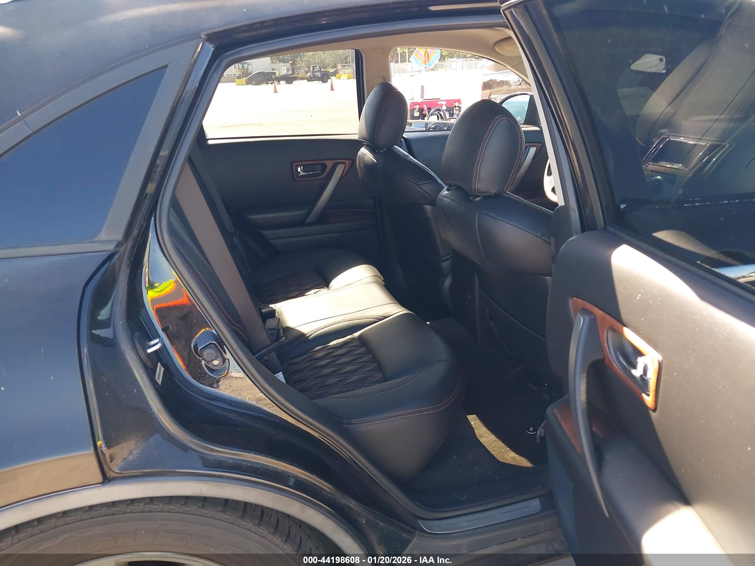 INFINITI FX35 image 8