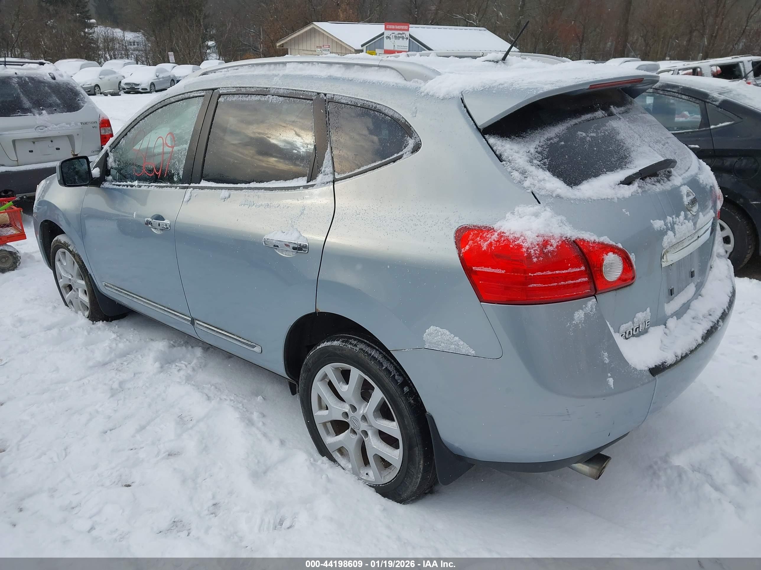 NISSAN ROGUE image 3