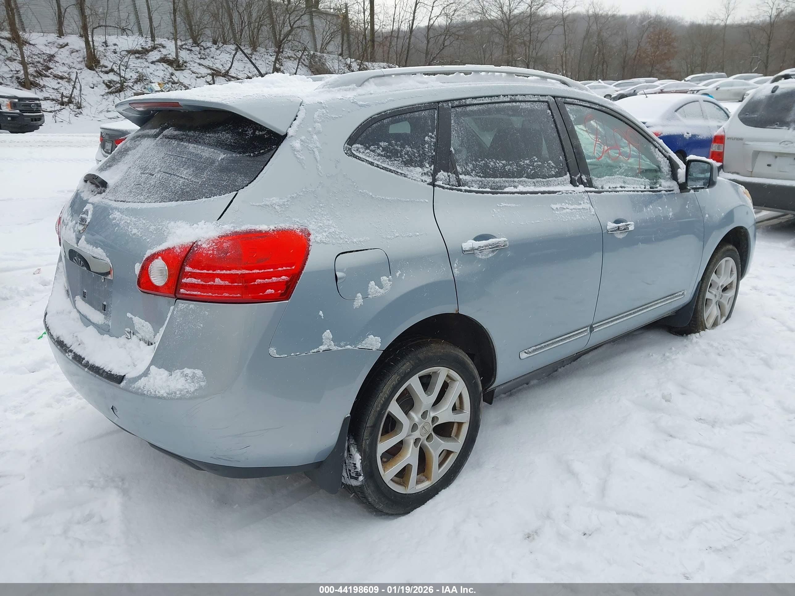 NISSAN ROGUE image 4