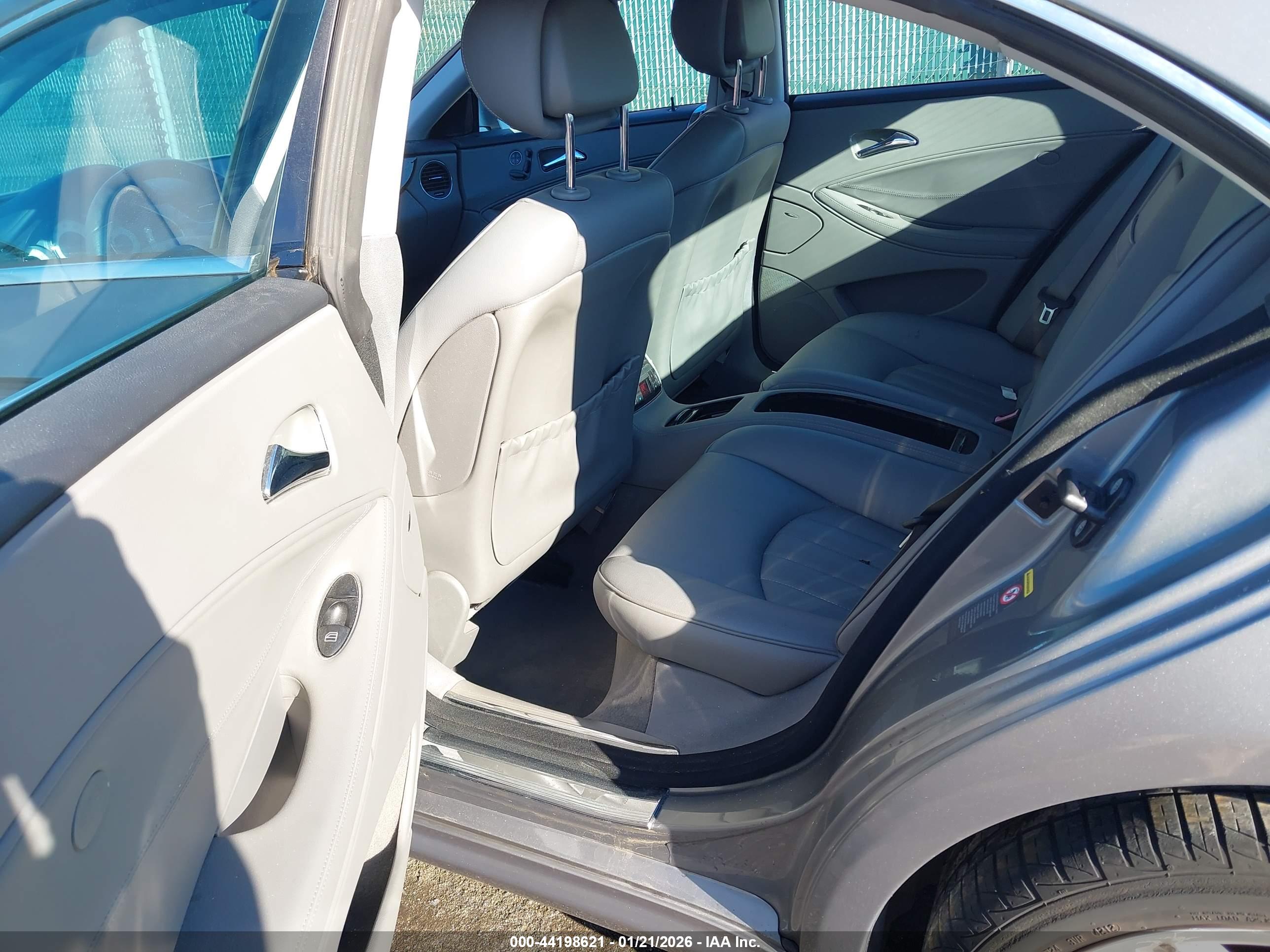 MERCEDES-BENZ CLS image 8